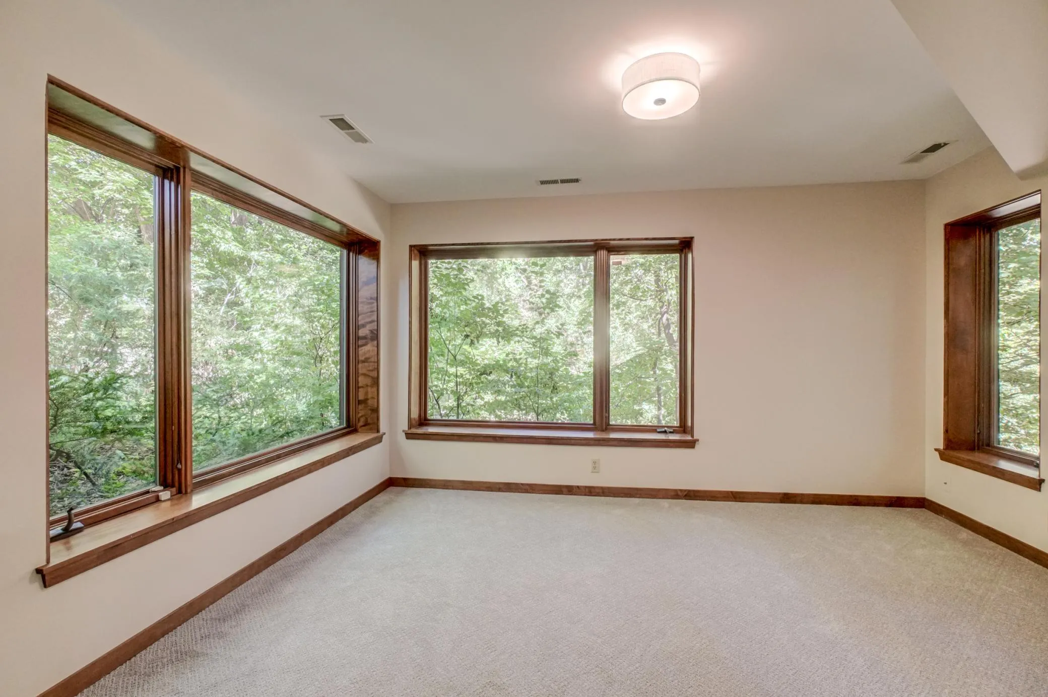 Photo 22 of 690 Linwood Avenue