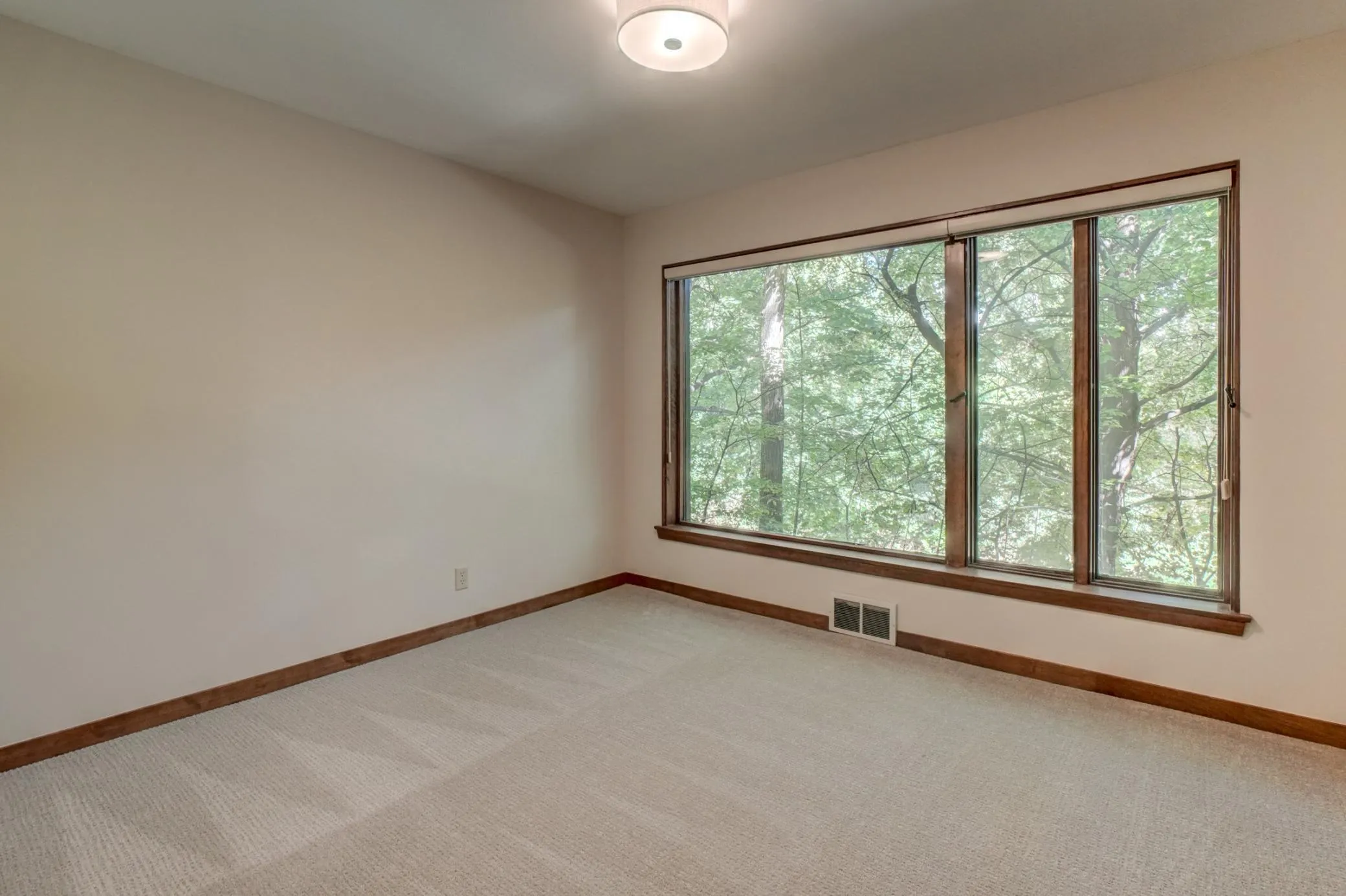 Photo 24 of 690 Linwood Avenue