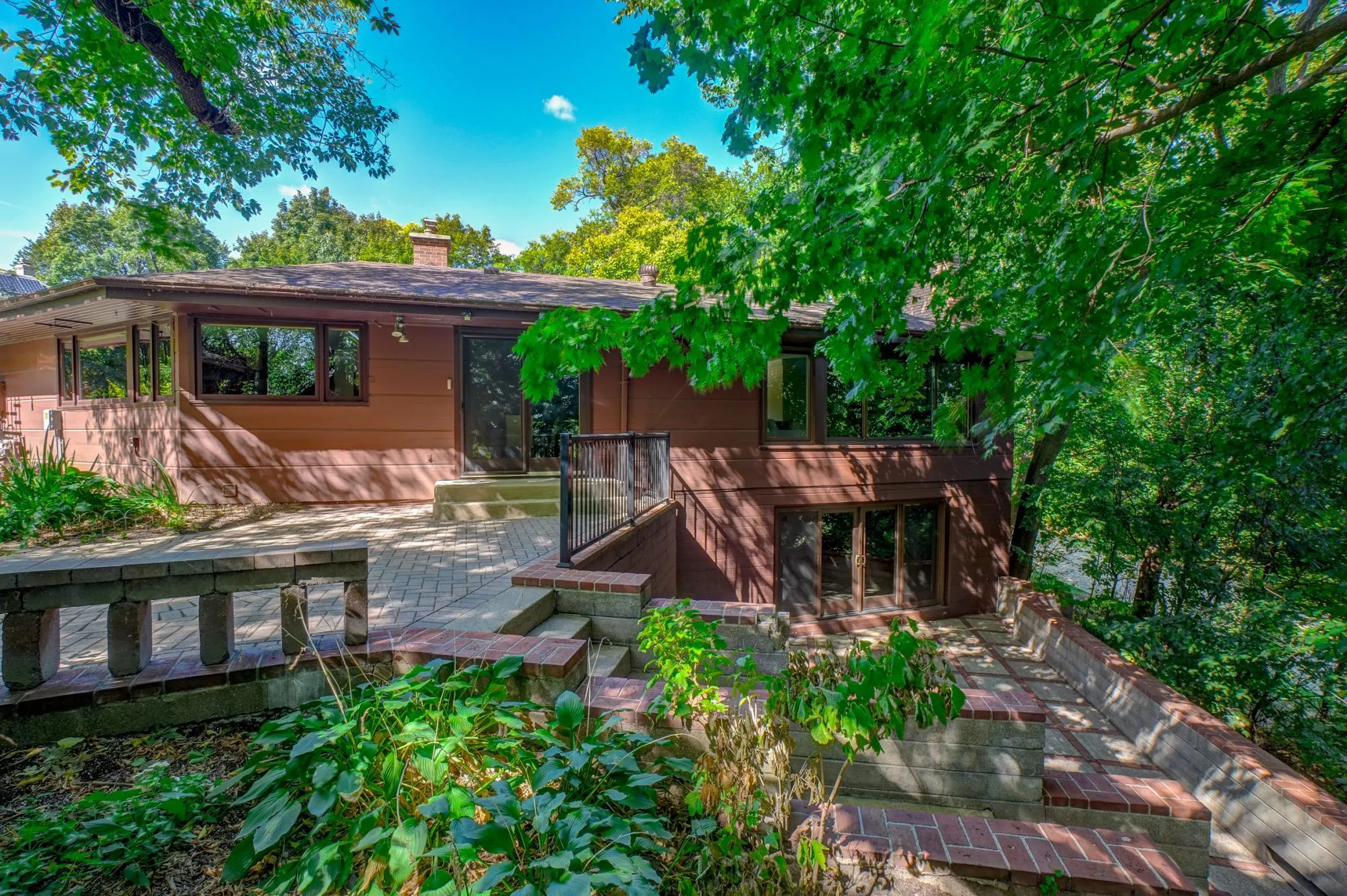 Photo 3 of 690 Linwood Avenue