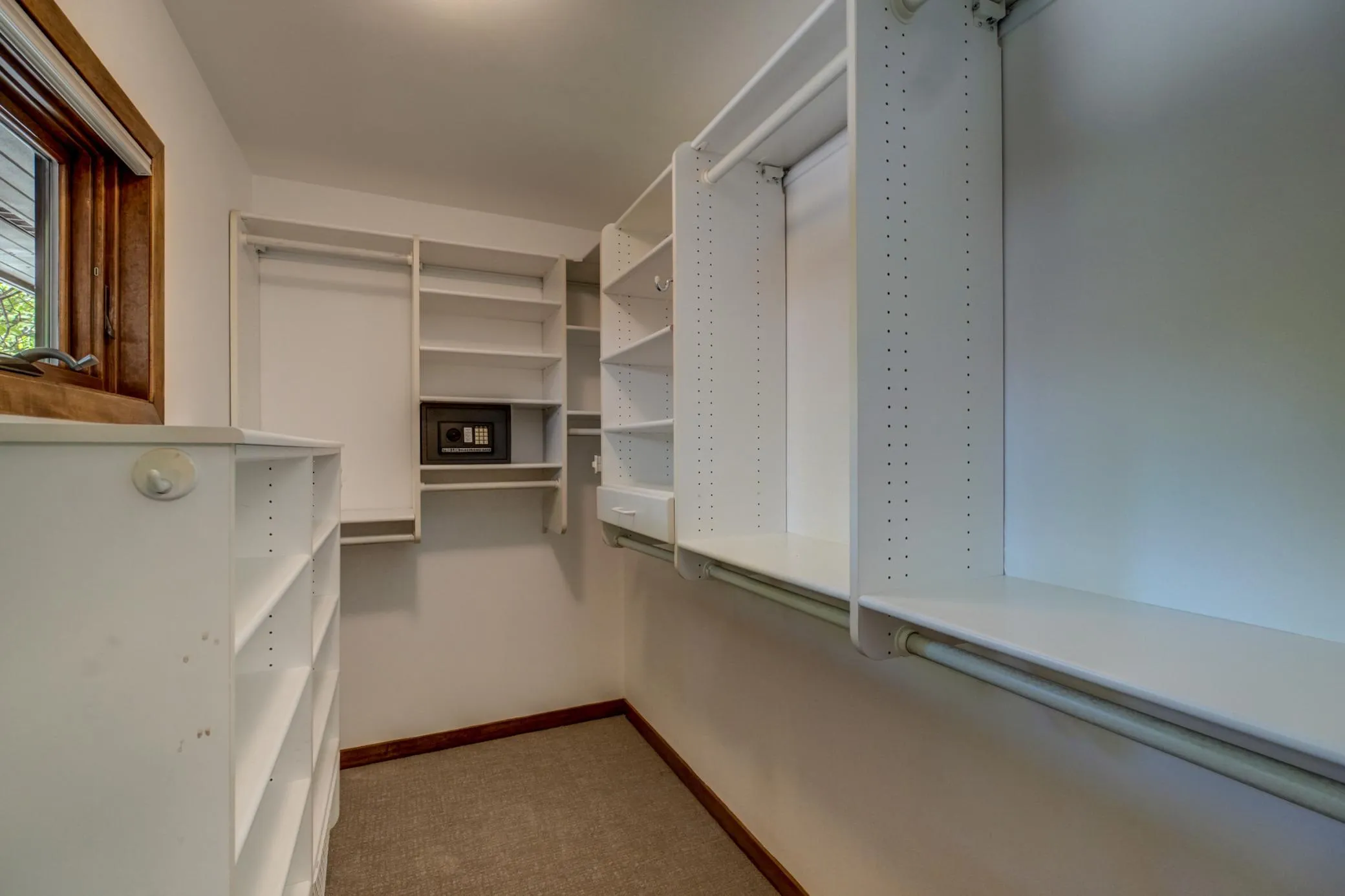 Photo 20 of 690 Linwood Avenue