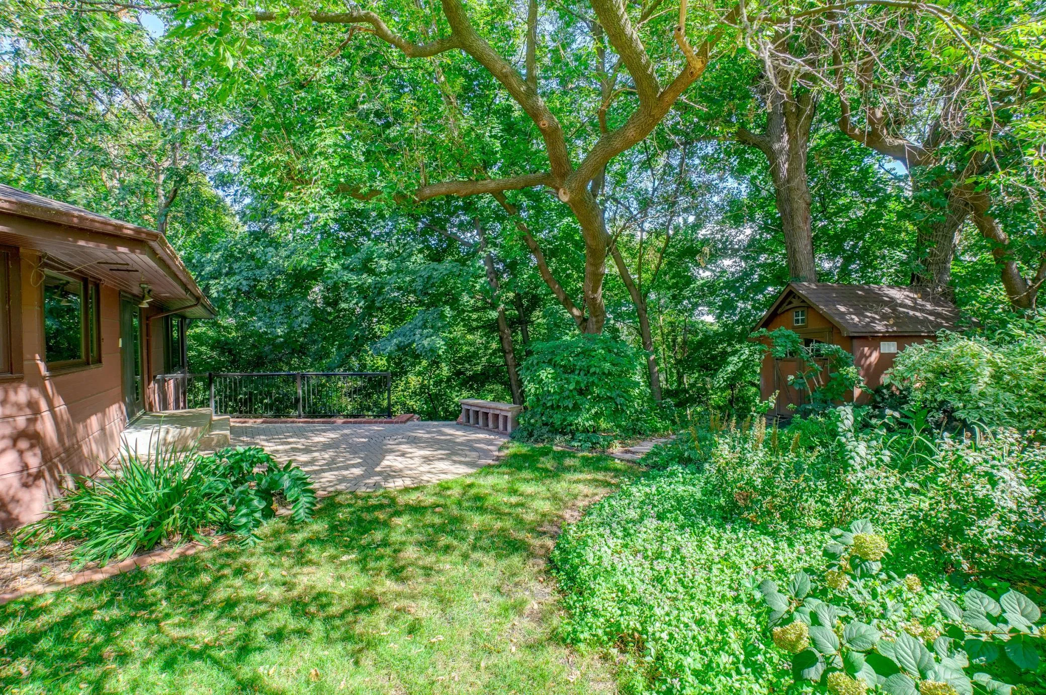 Photo 4 of 690 Linwood Avenue