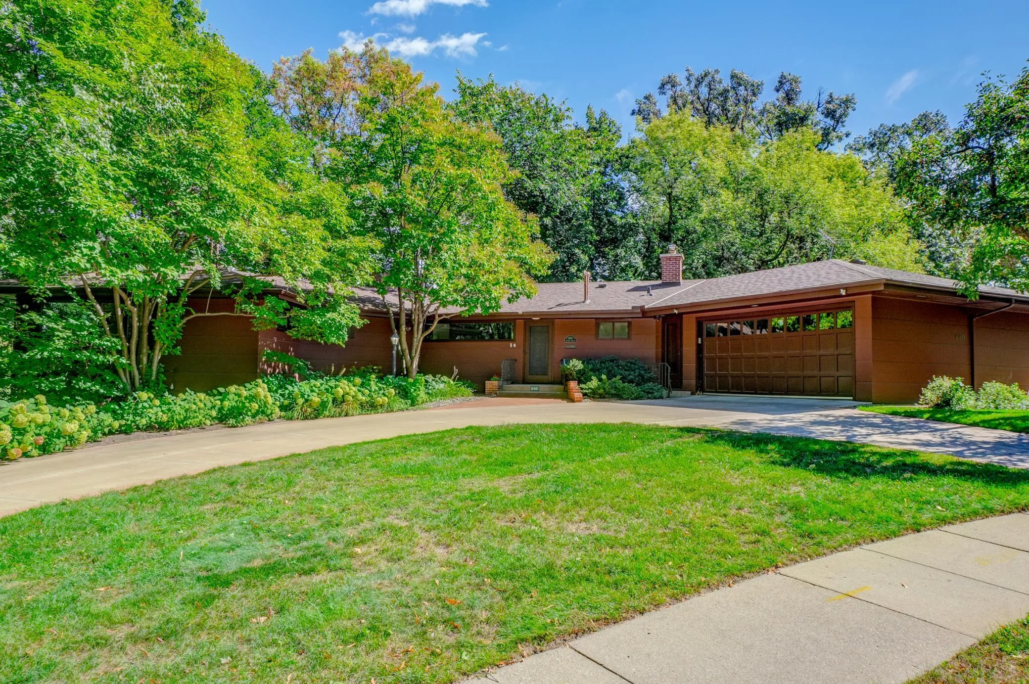 Photo 31 of 690 Linwood Avenue