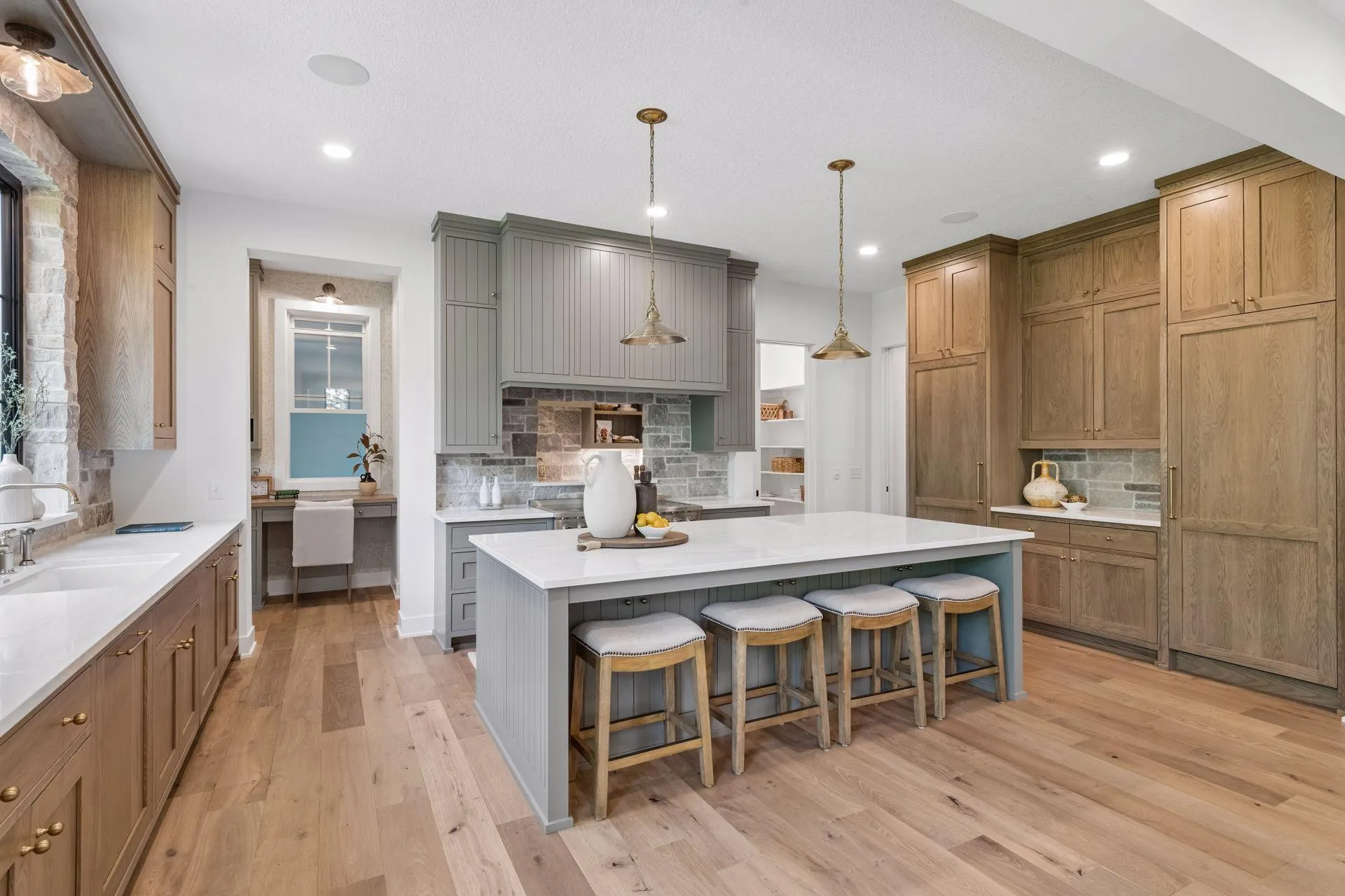 Photo 9 of 5570 Wedgewood Drive