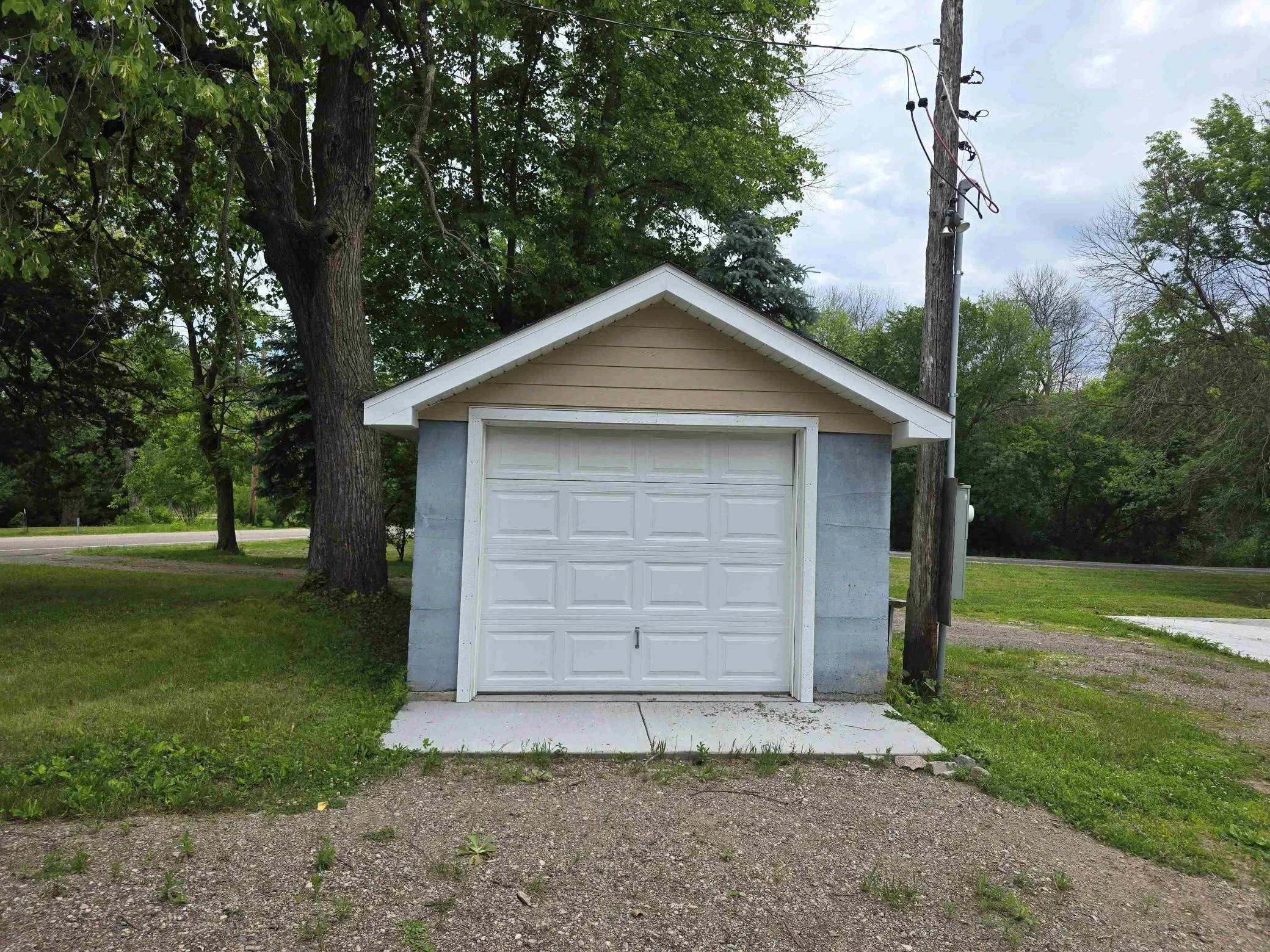 Photo 12 of 7749 Pioneer Road