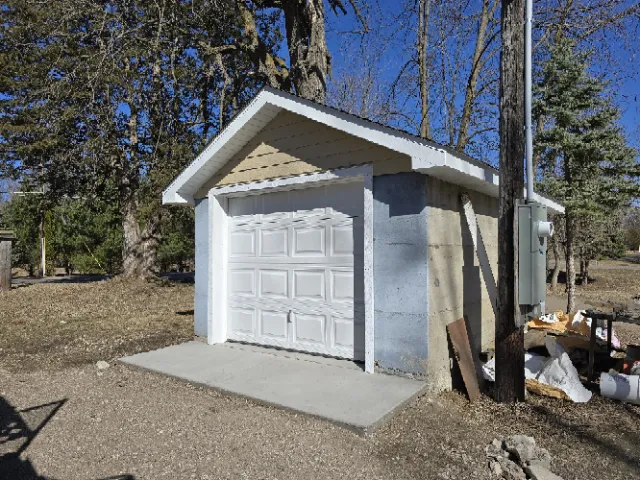 Photo 11 of 7749 Pioneer Road