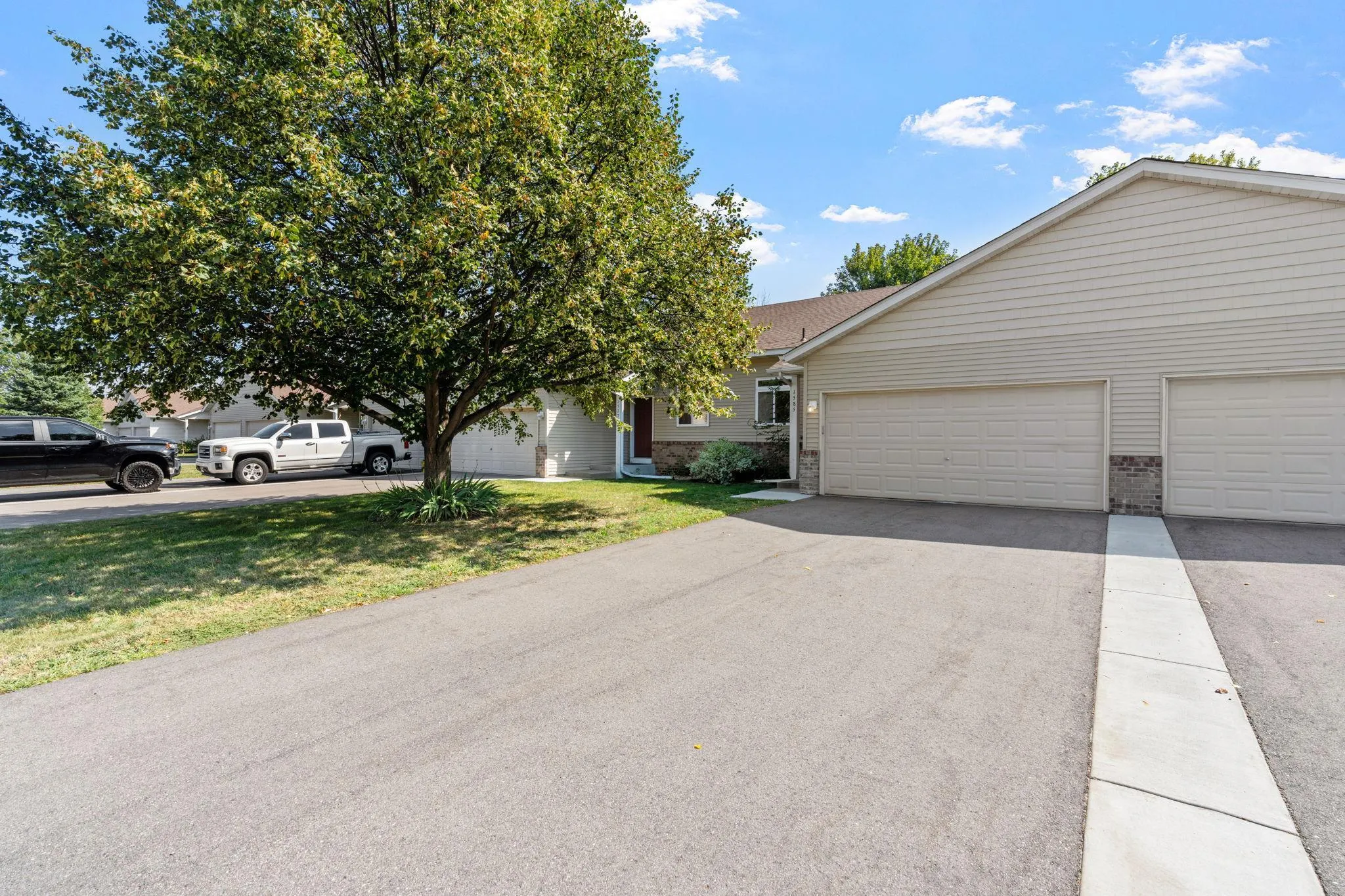 Photo 2 of 1585 Chartreux Avenue