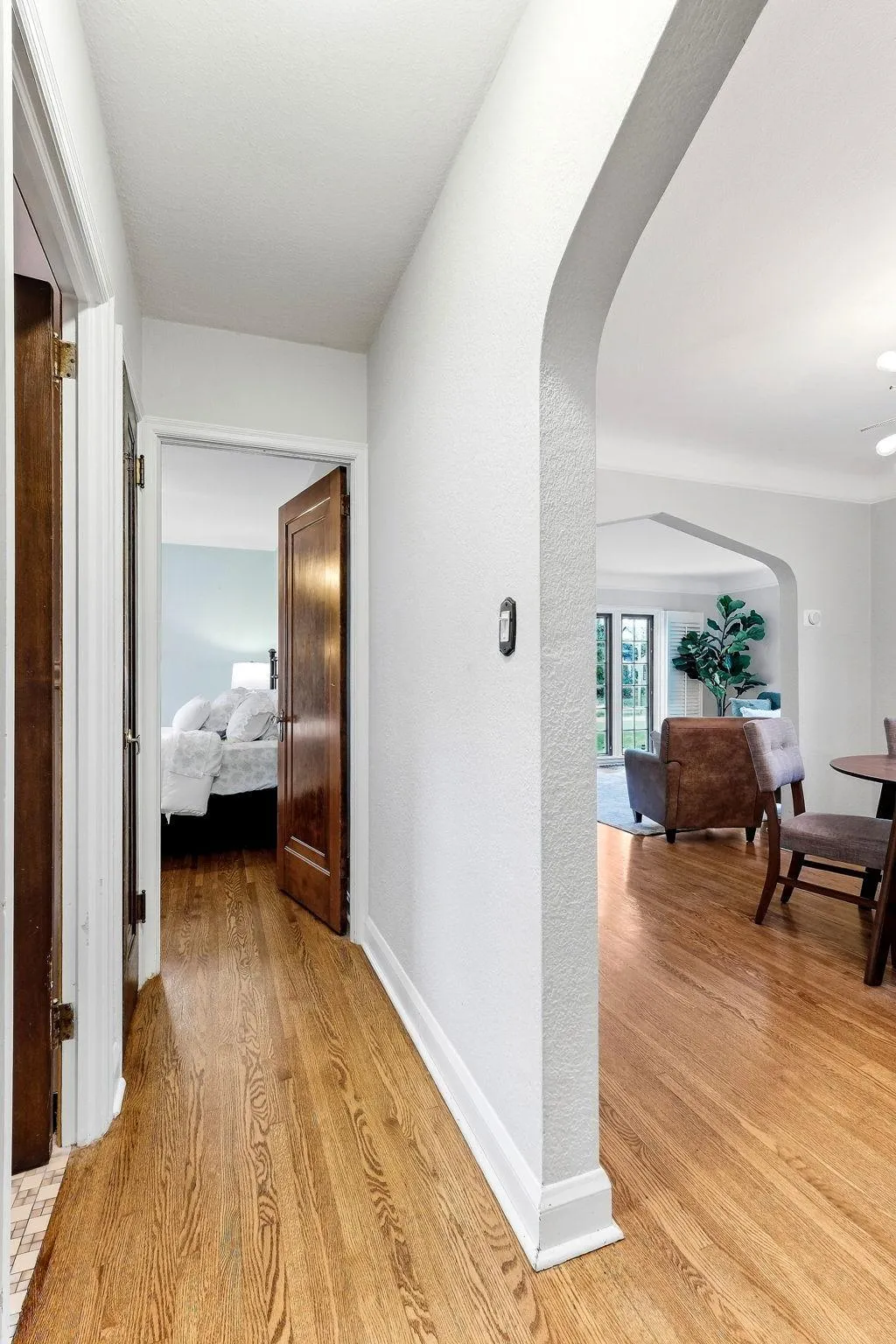 Photo 13 of 5628 Wentworth Avenue