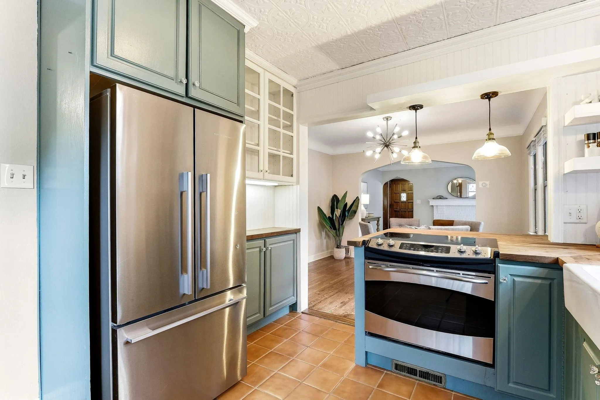 Photo 11 of 5628 Wentworth Avenue