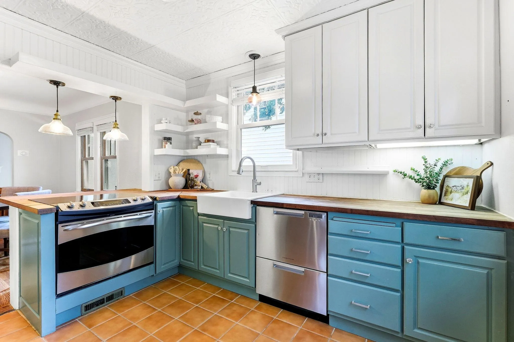 Photo 10 of 5628 Wentworth Avenue