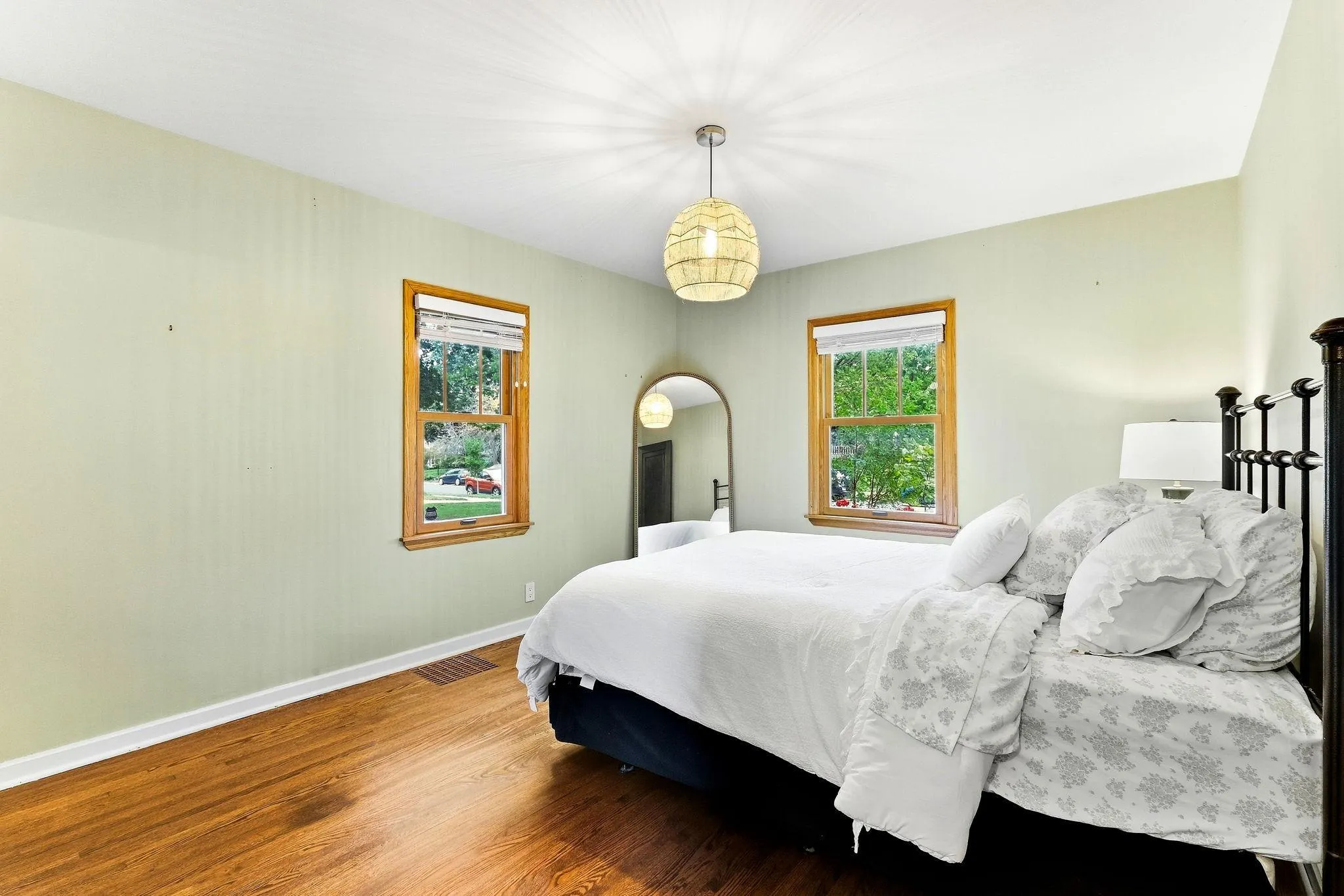 Photo 14 of 5628 Wentworth Avenue