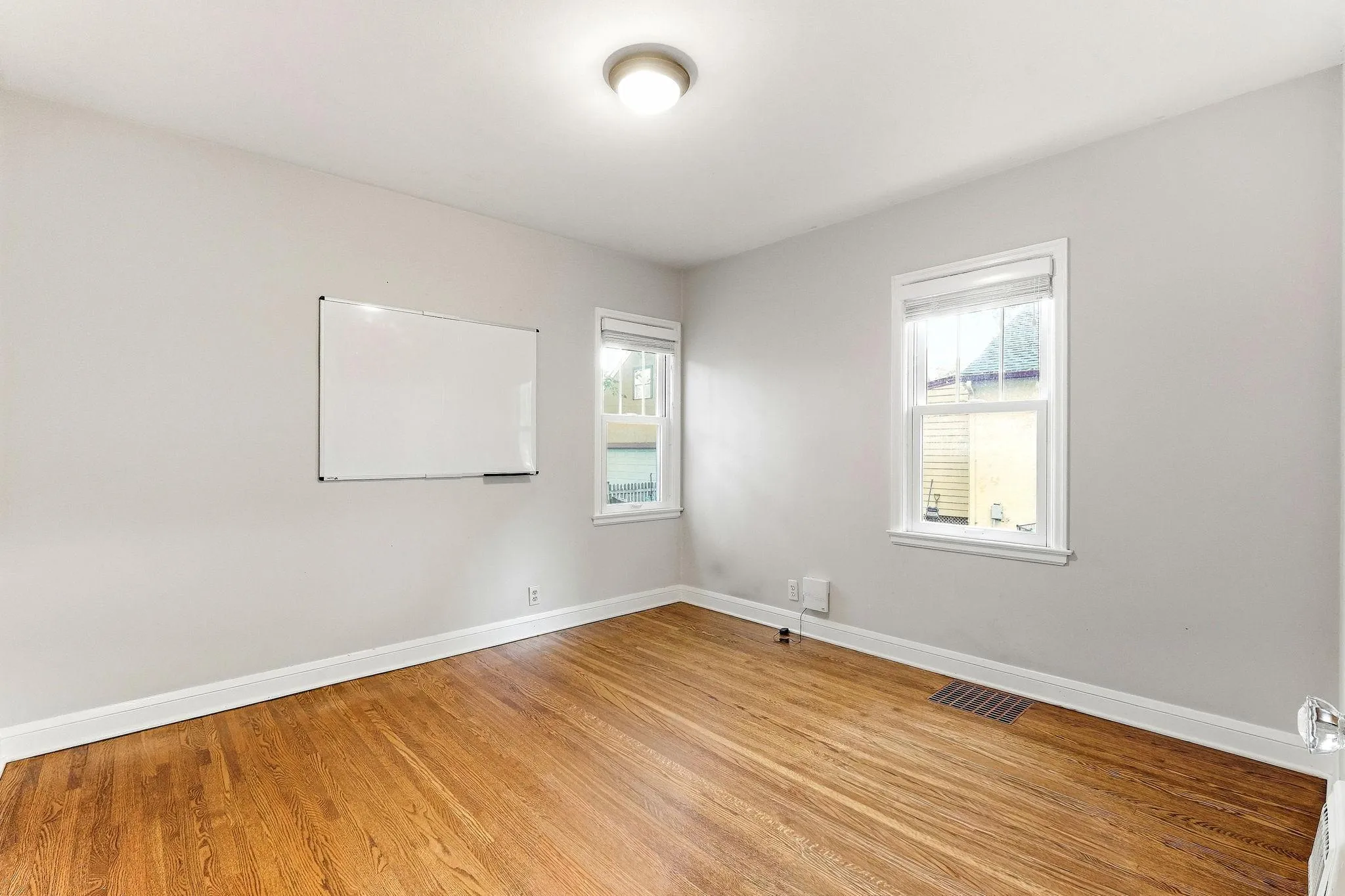 Photo 17 of 5628 Wentworth Avenue