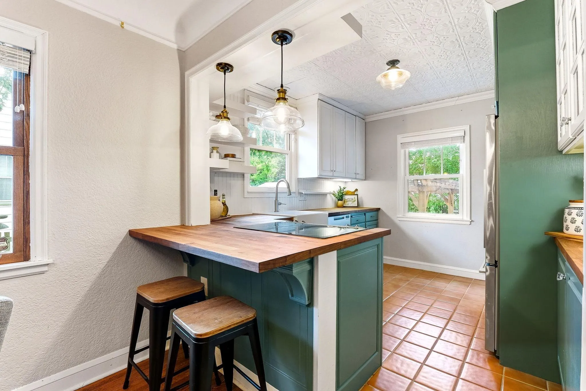 Photo 8 of 5628 Wentworth Avenue
