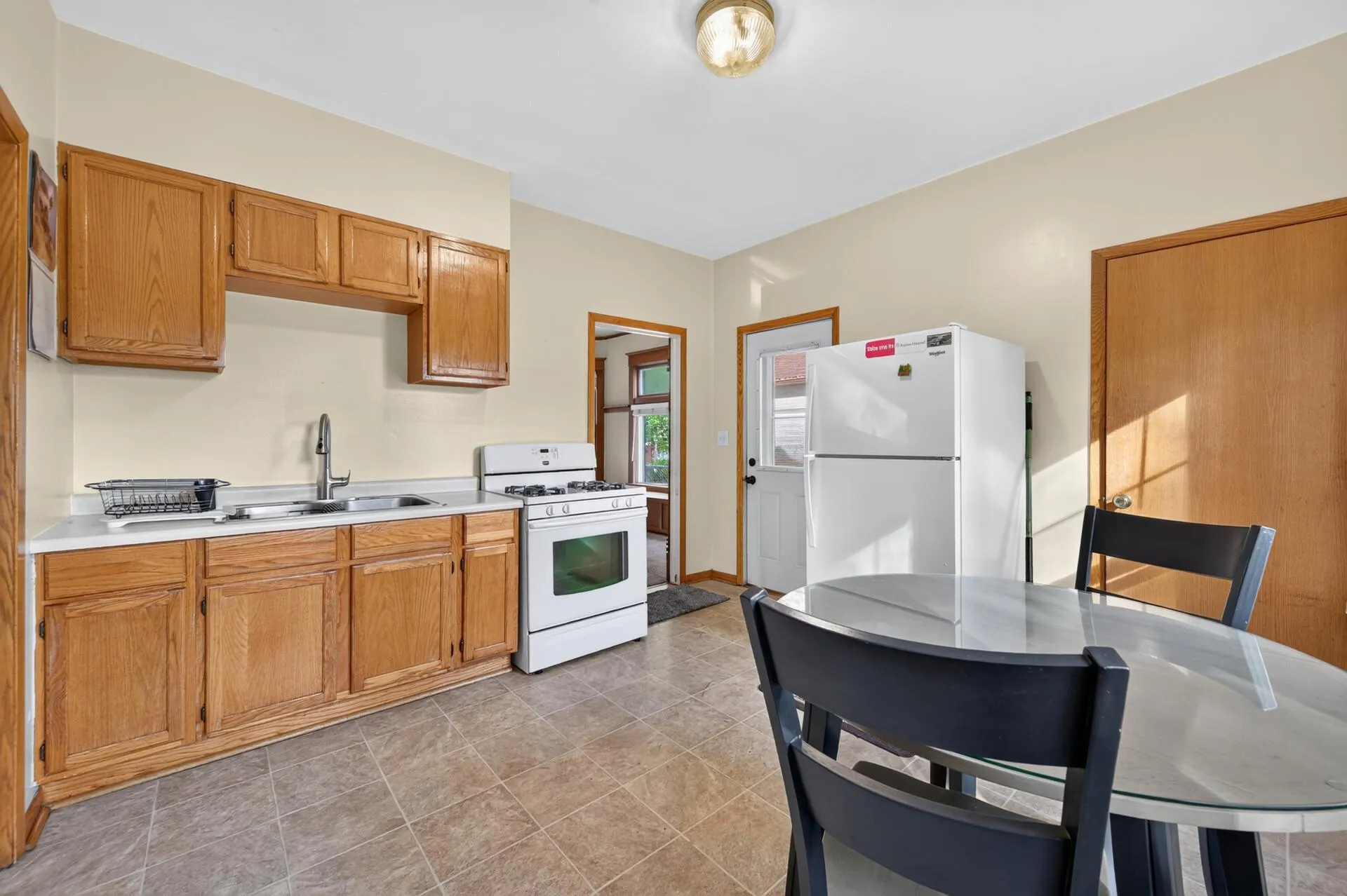 Photo 10 of 864 Case Avenue