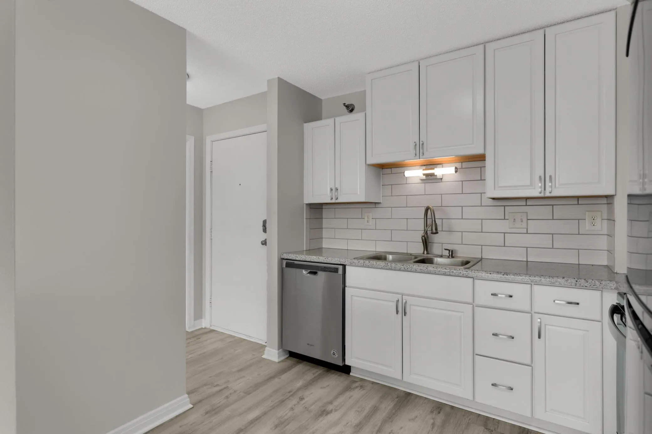 Photo 12 of 66 9th E Street Unit 1305