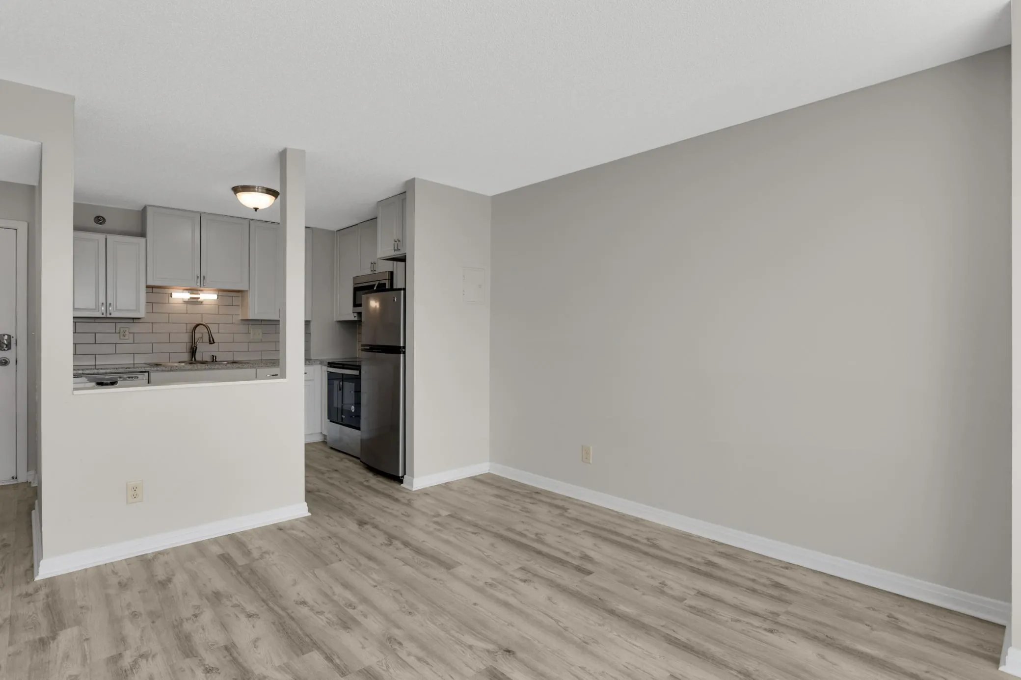 Photo 11 of 66 9th E Street Unit 1305