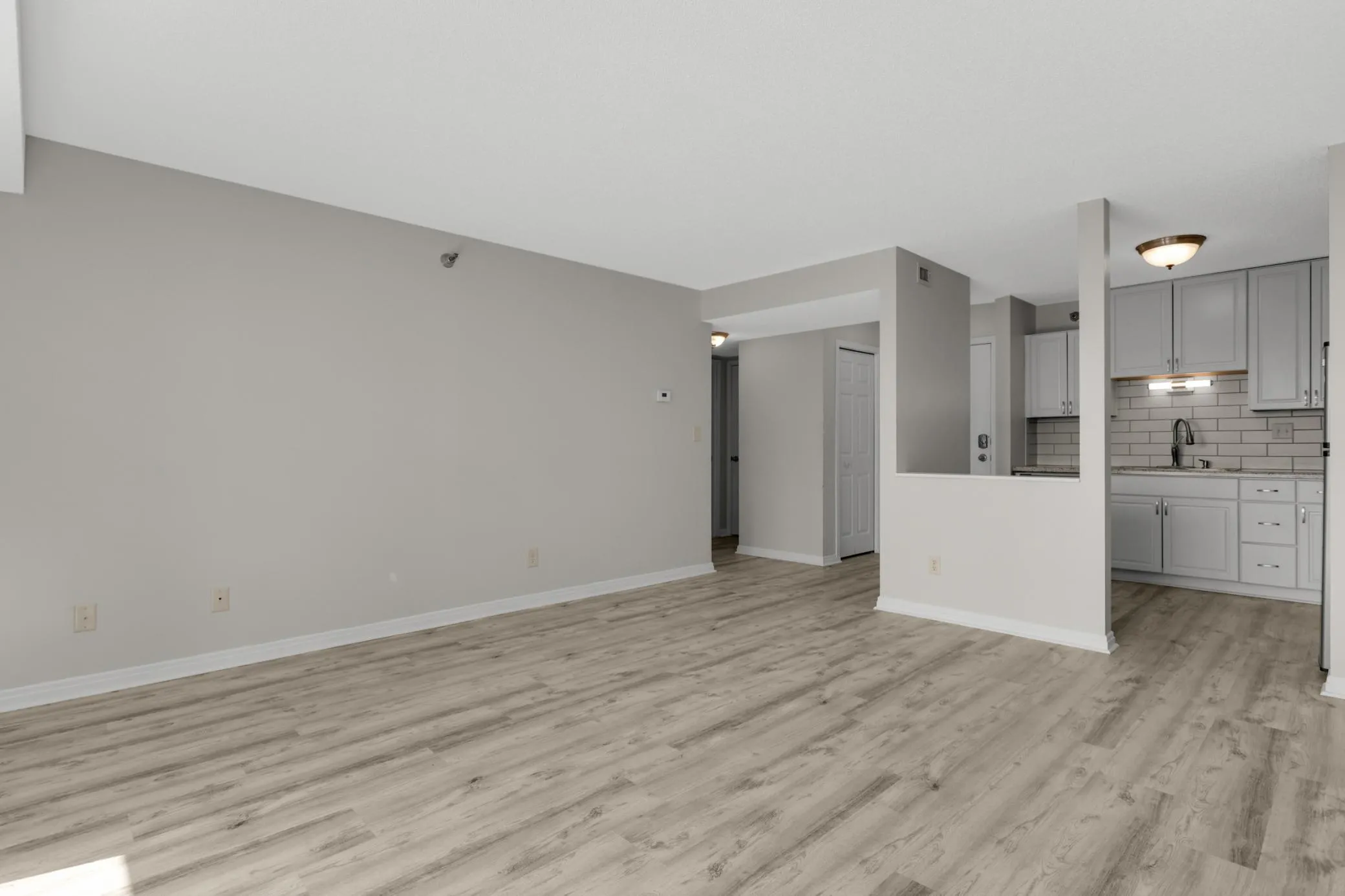 Photo 9 of 66 9th E Street Unit 1305