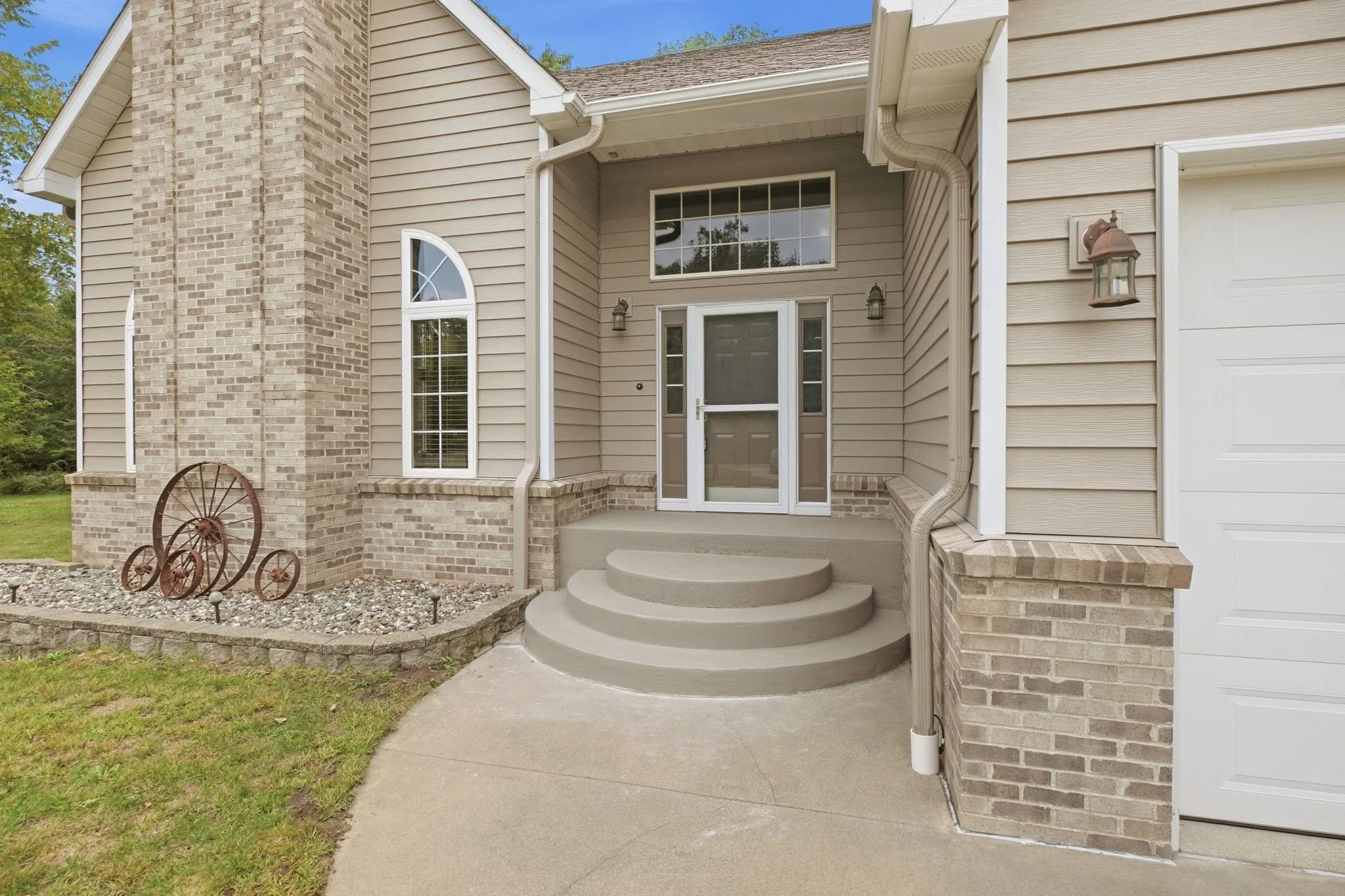 Photo 3 of 8750 E Beatrice Drive