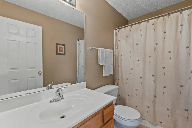 Photo 13 of 657 Providence Drive