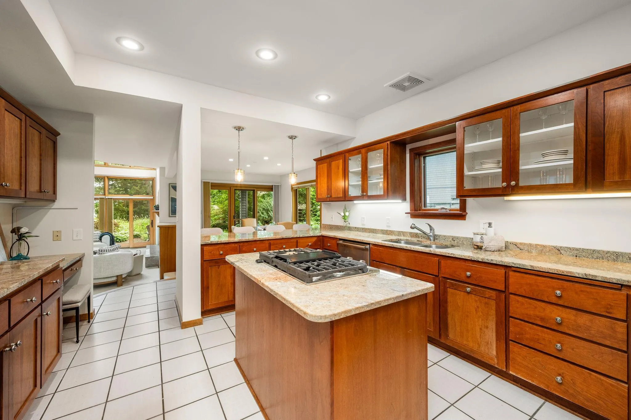 Photo 11 of 6658 Smithtown Road