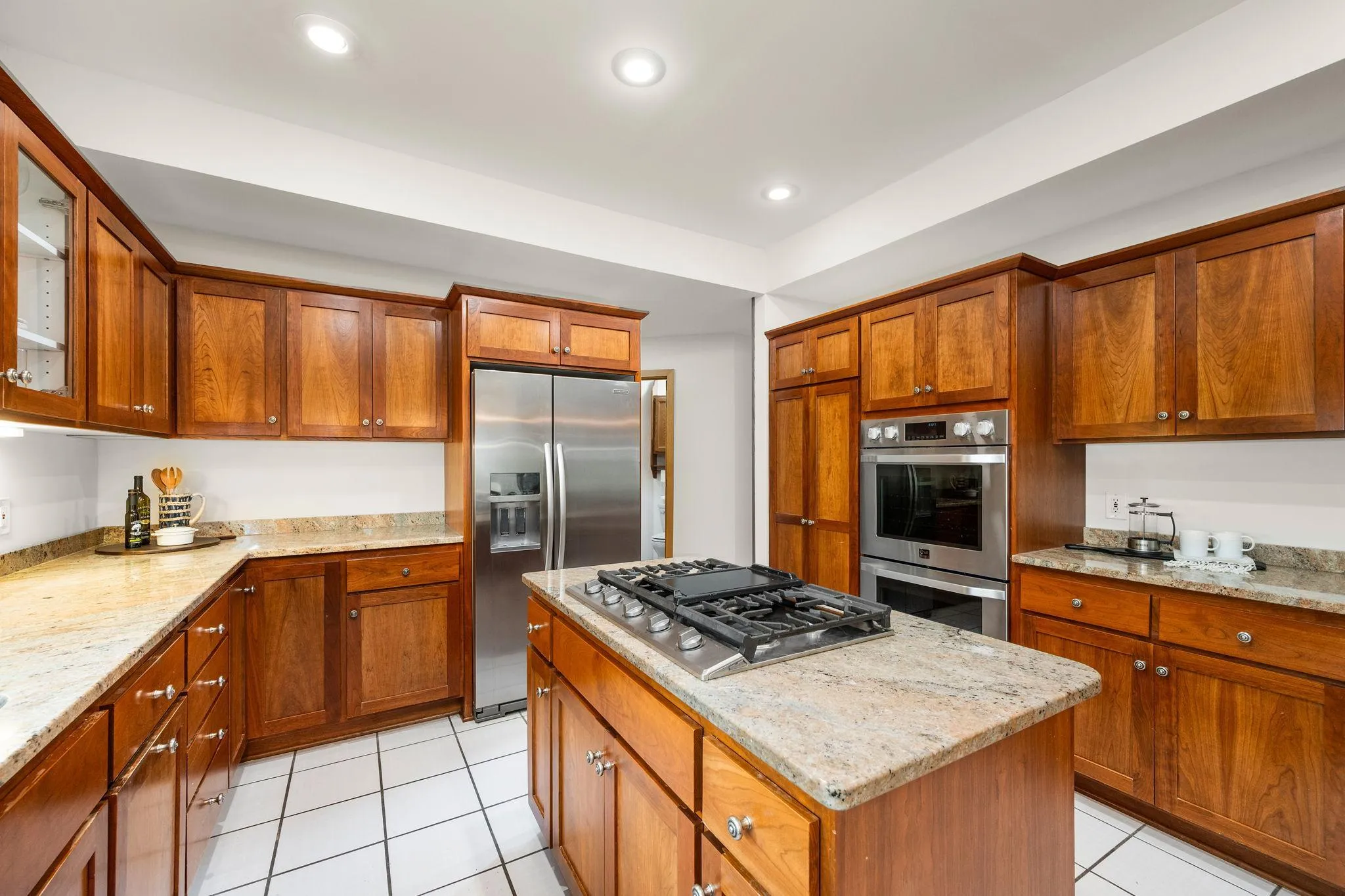 Photo 10 of 6658 Smithtown Road