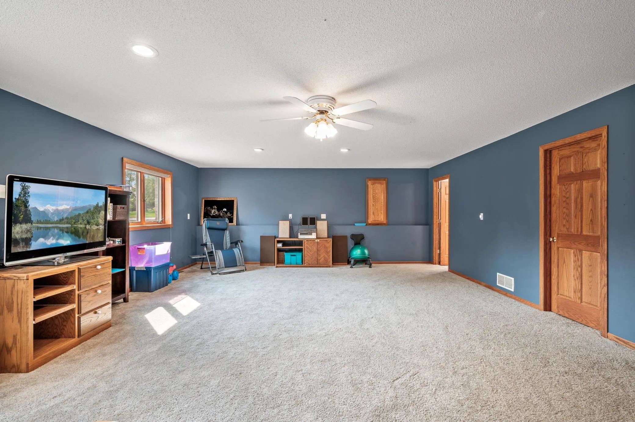Photo 15 of 9955 Hall Ne Avenue