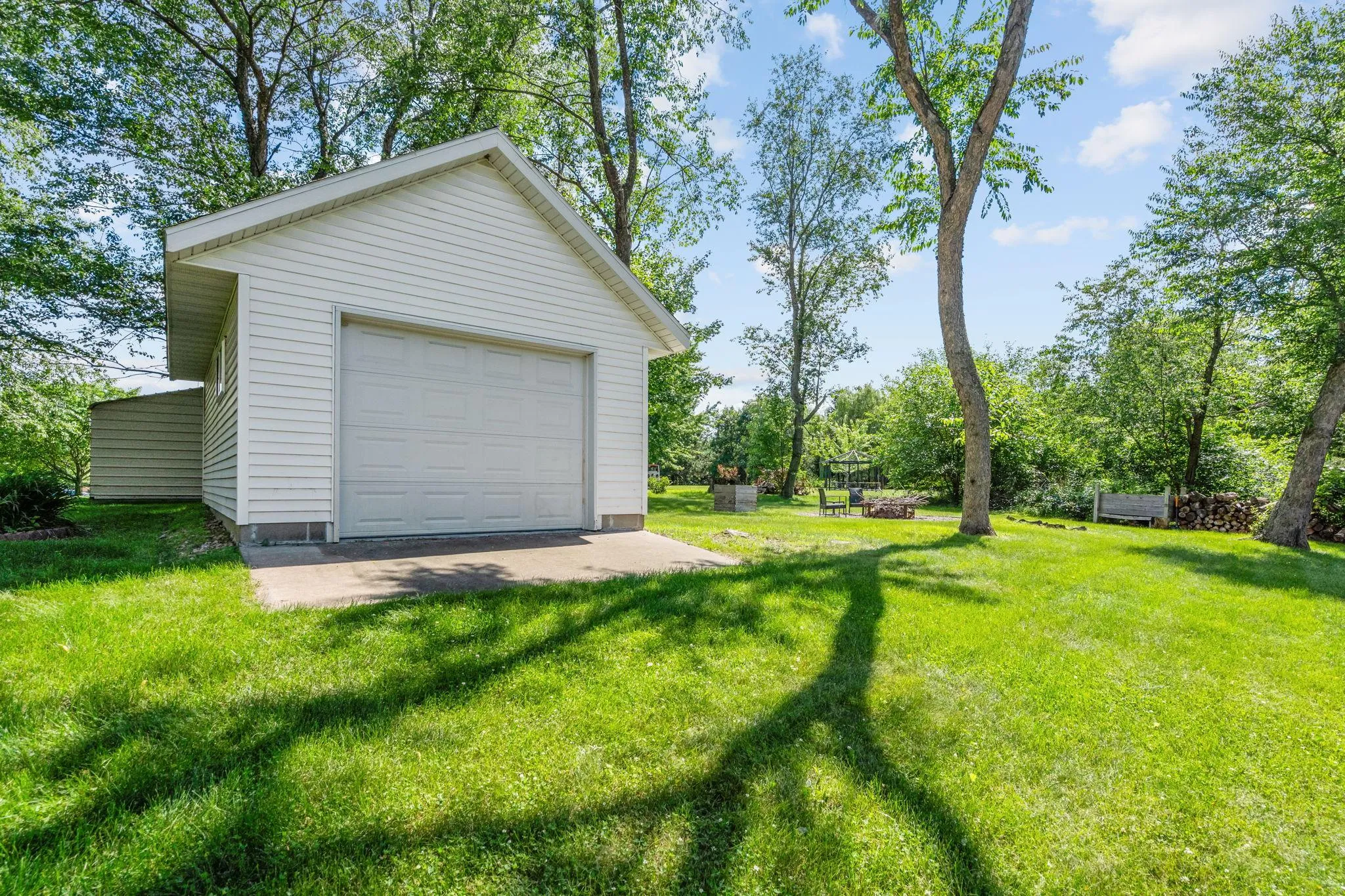 Photo 52 of 40744 Fenian Way