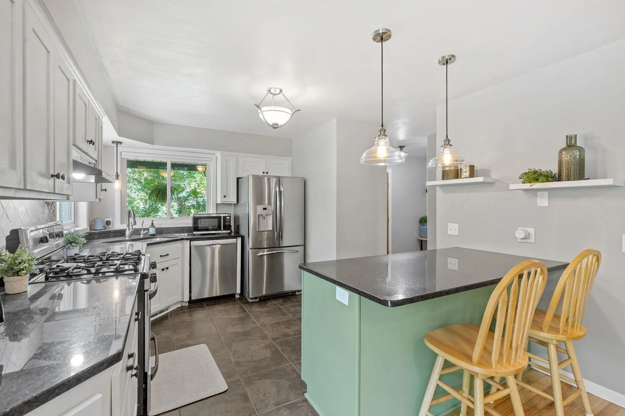 Photo 11 of 40744 Fenian Way