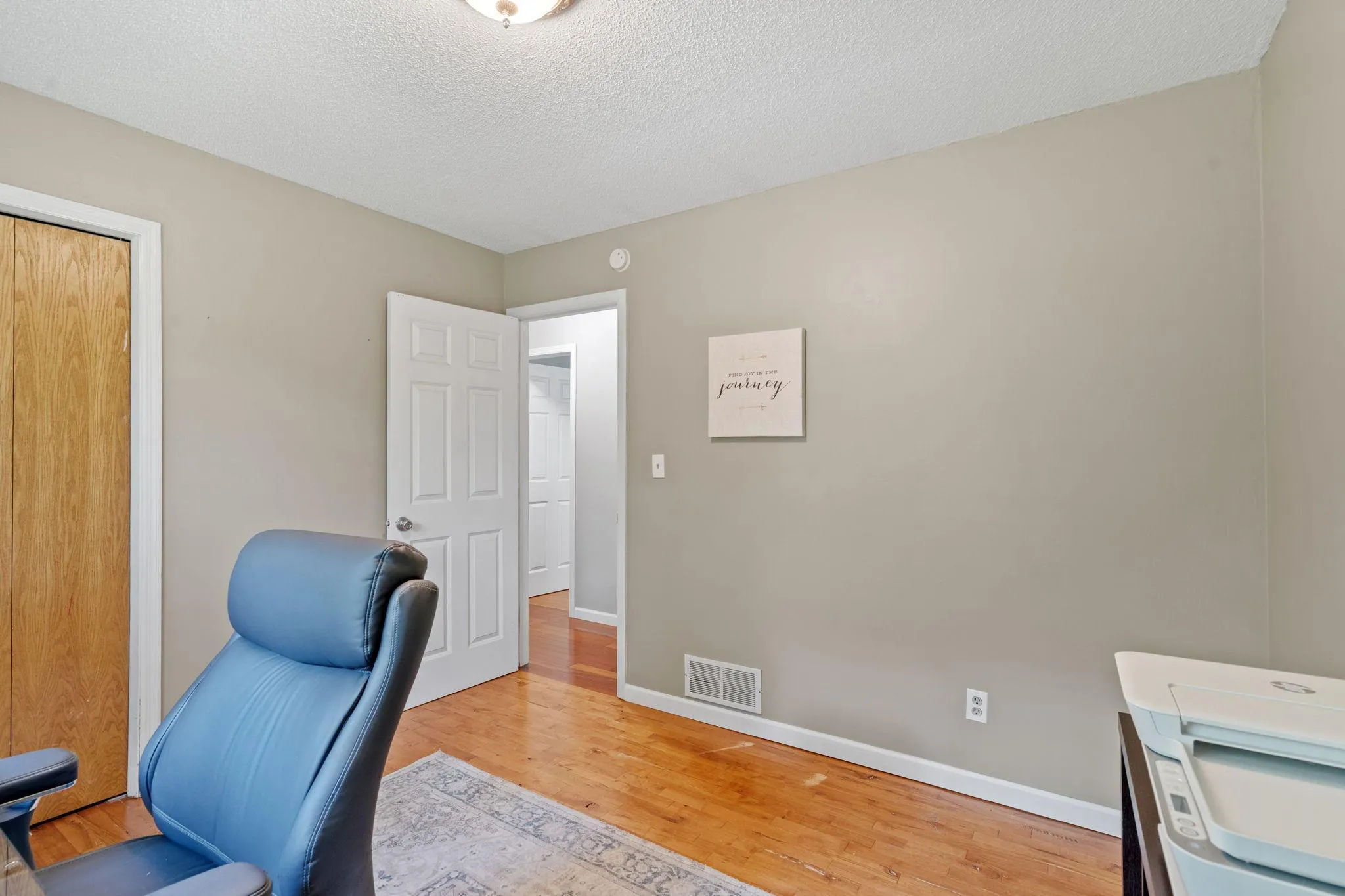 Photo 34 of 40744 Fenian Way