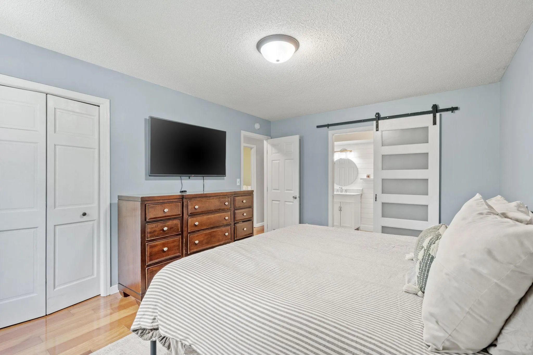 Photo 28 of 40744 Fenian Way