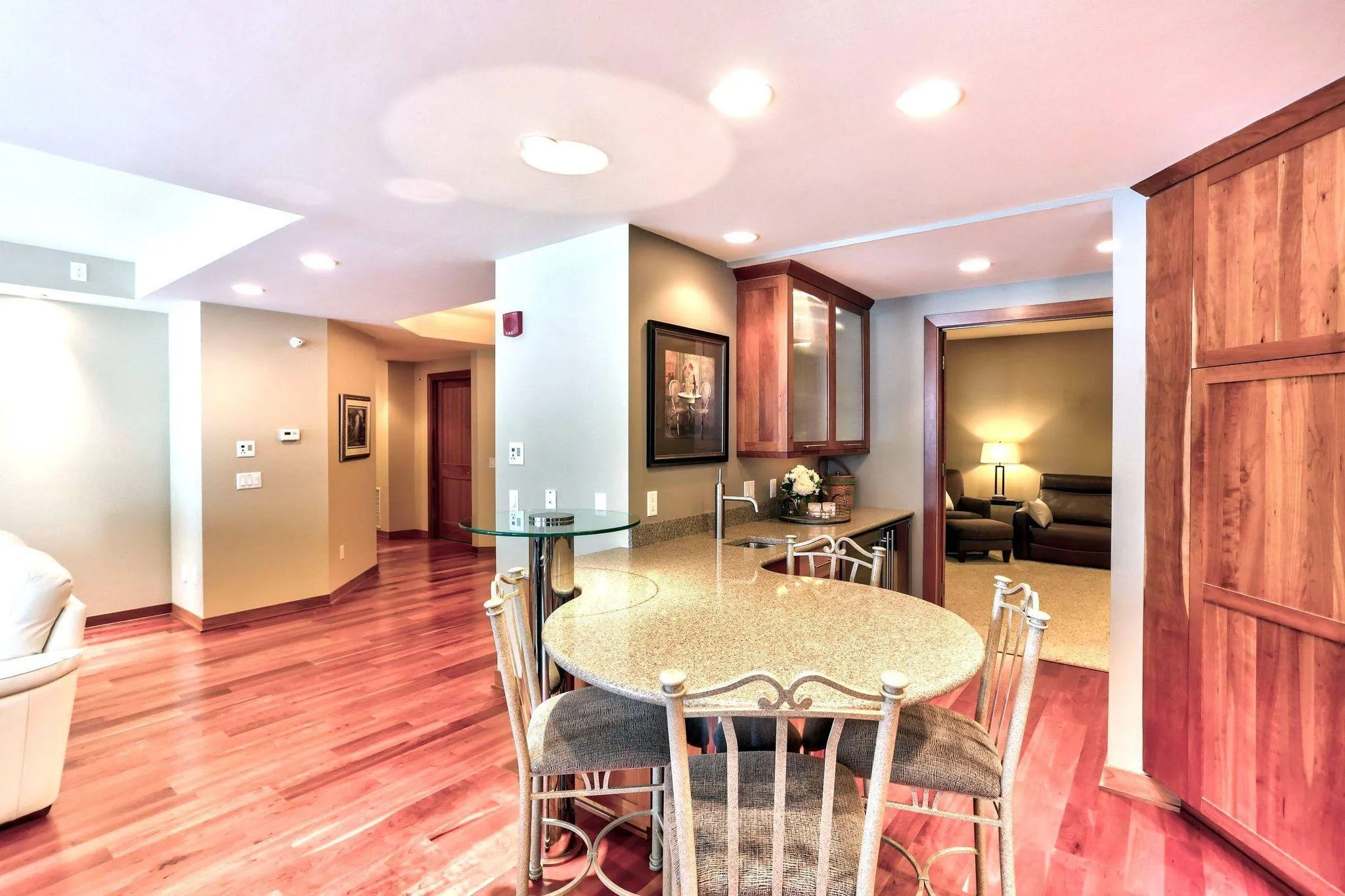 Photo 8 of 1070 Grandview Ne Court Unit 406