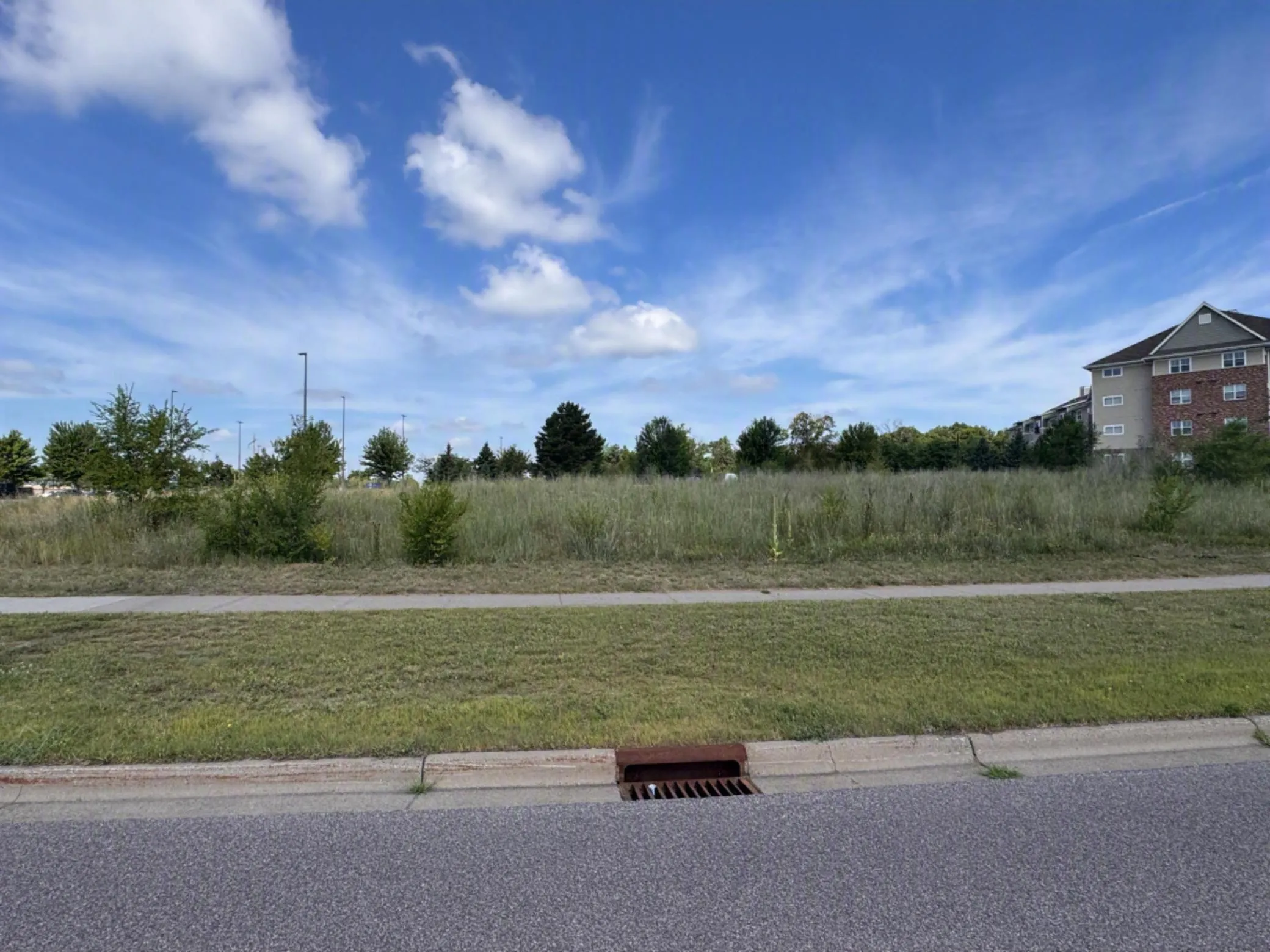 Photo 4 of 17226 Twin Lakes Rd