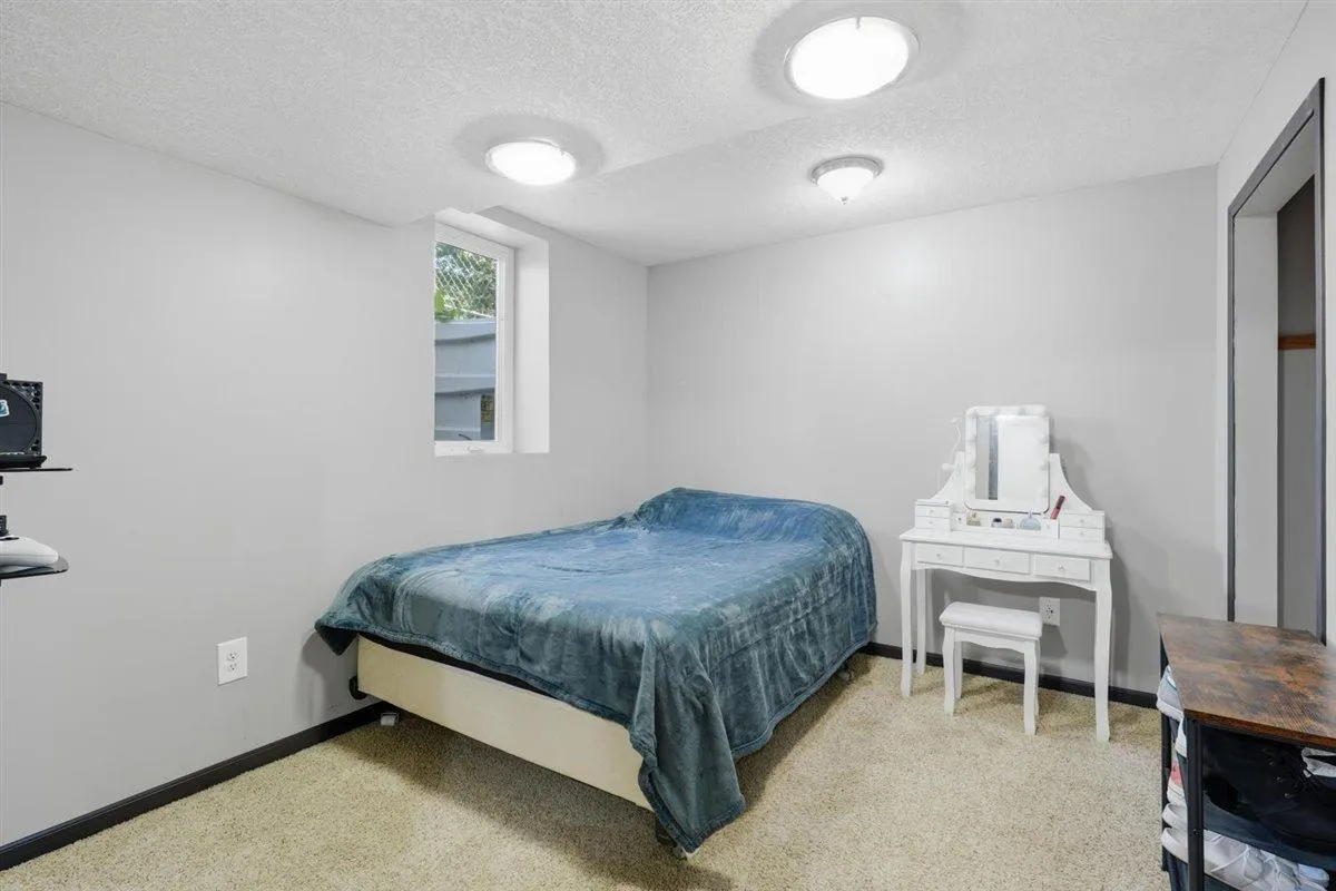 Photo 19 of 418 Marc Street
