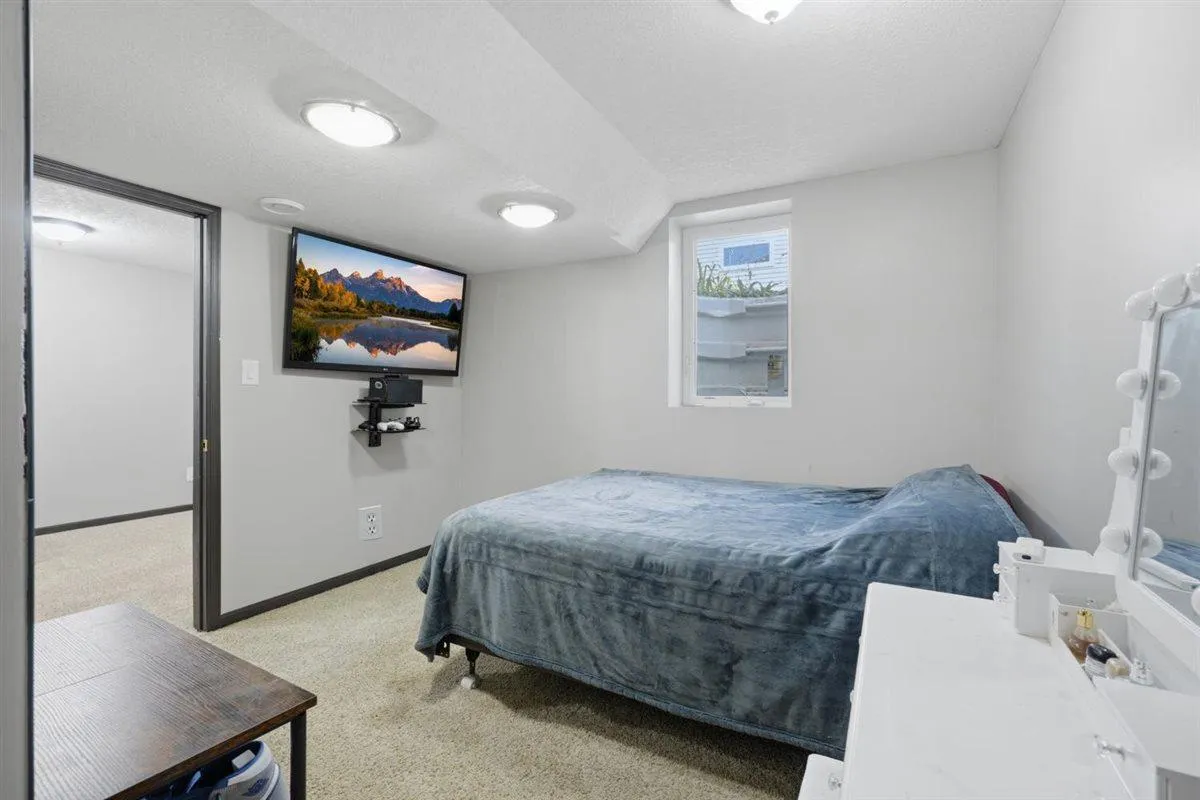 Photo 20 of 418 Marc Street