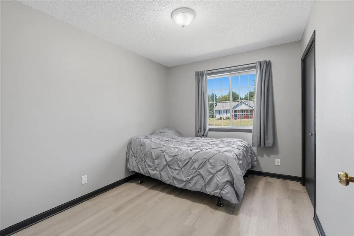 Photo 14 of 418 Marc Street