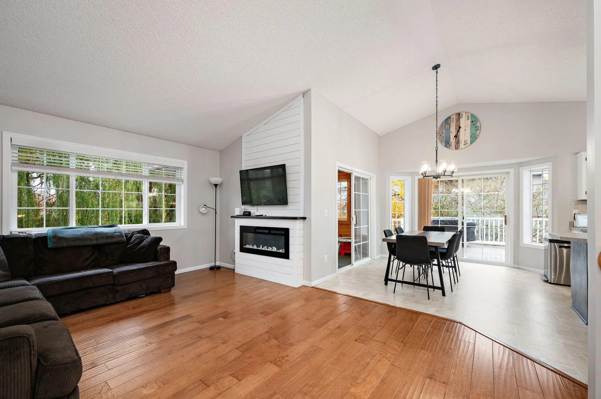 Photo 9 of 10703 Karston Ne Avenue