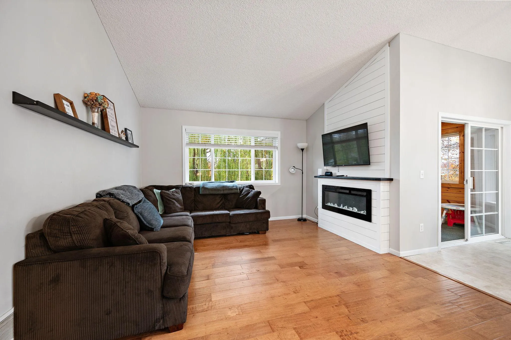 Photo 10 of 10703 Karston Ne Avenue