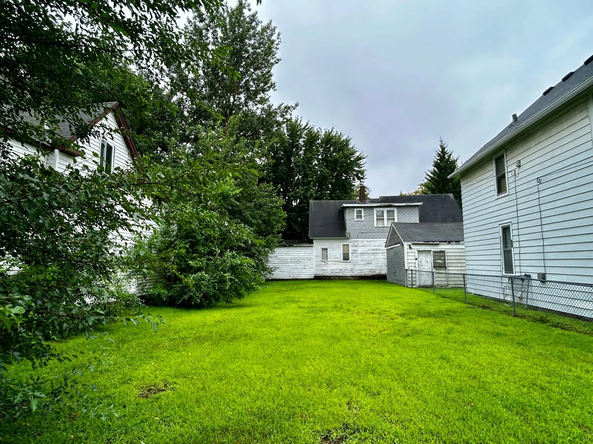 Photo 2 of 1004 20th Ne Avenue