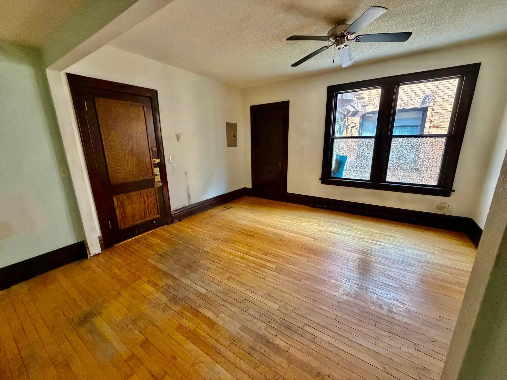 Photo 9 of 1928 Aldrich S Avenue Unit B105