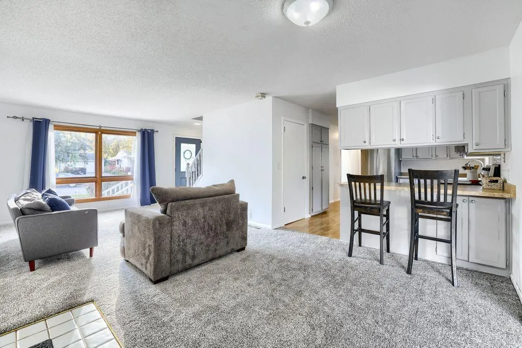 Photo 6 of 2113 Marble Lane