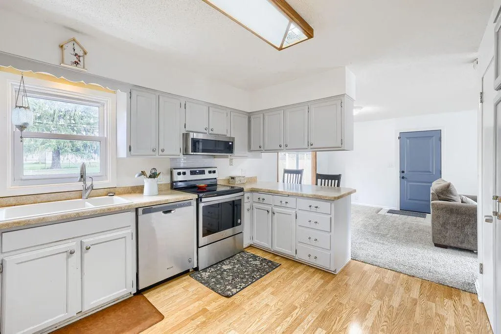 Photo 11 of 2113 Marble Lane