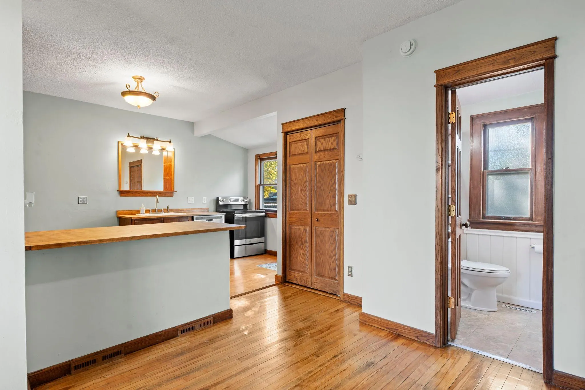 Photo 13 of 1216 Danforth Street