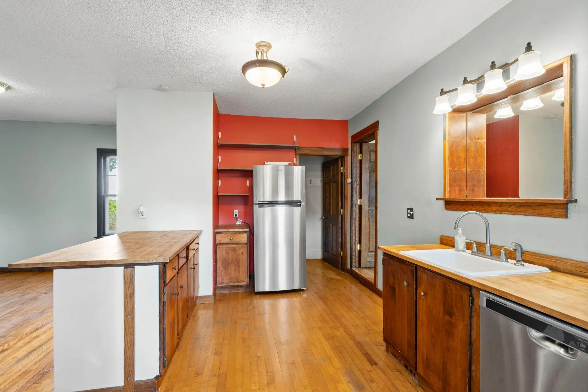 Photo 17 of 1216 Danforth Street