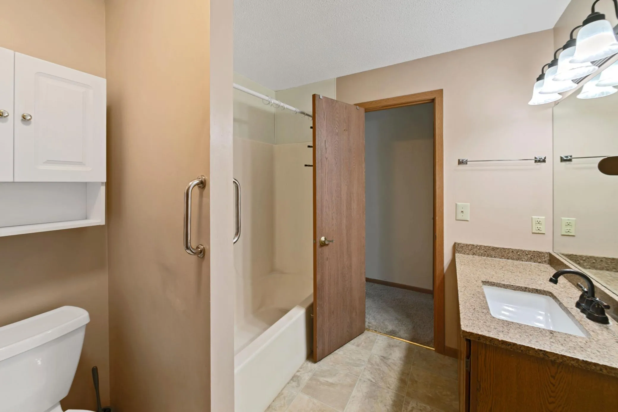 Photo 9 of 930 Lyn Way Unit 203