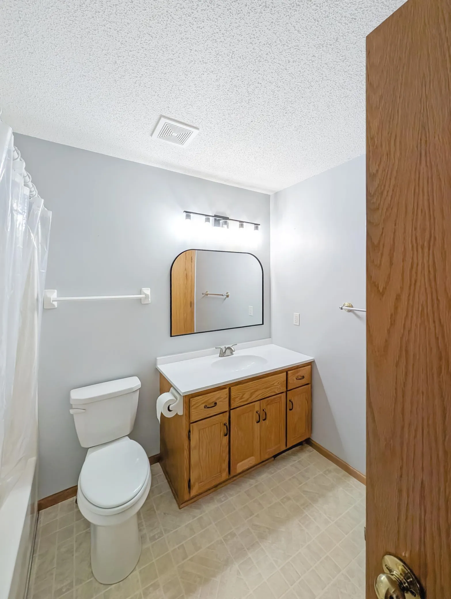 Photo 9 of 15933 Vale Nw Street