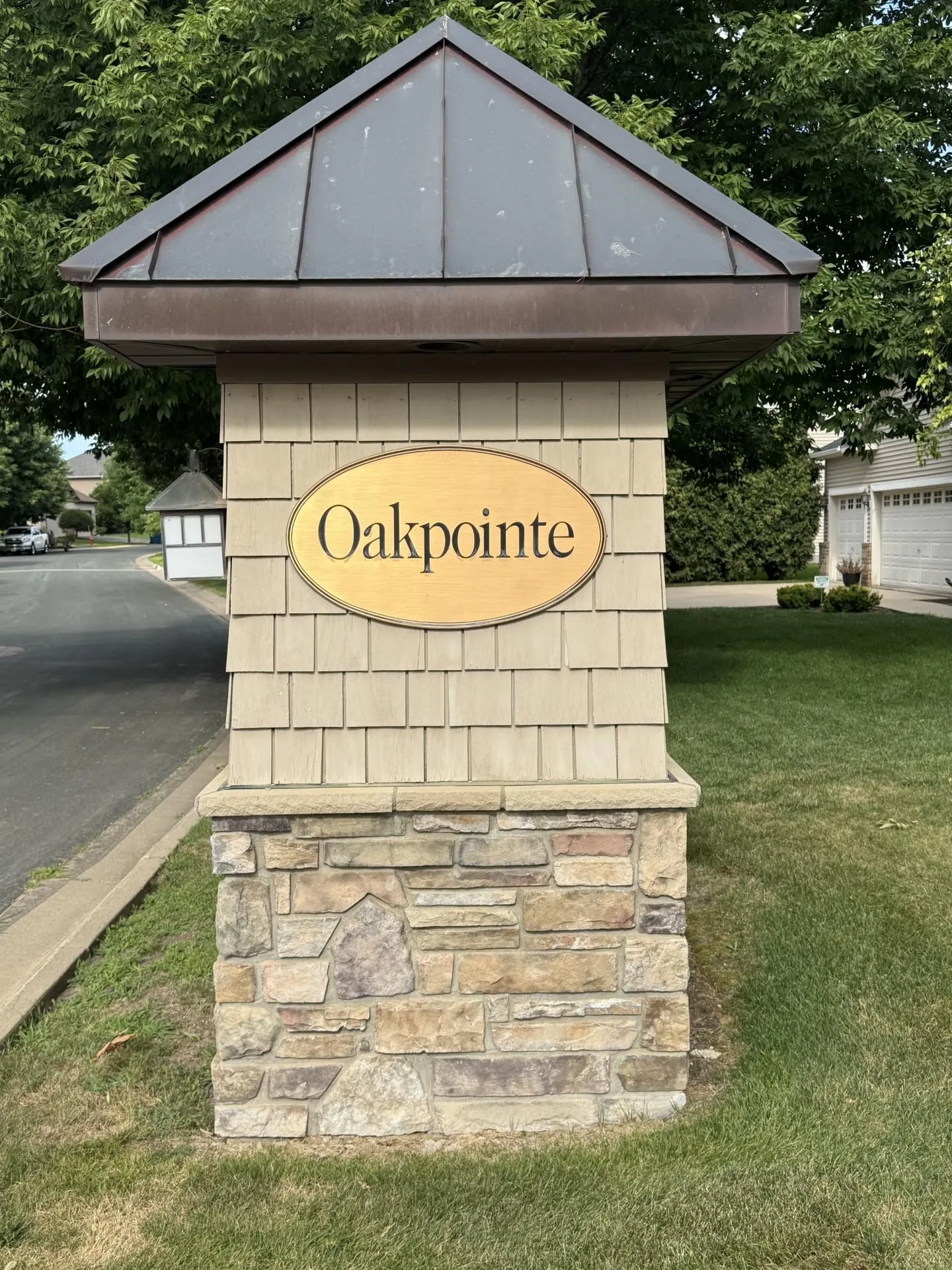 Photo 2 of 1743 Oakpointe Drive