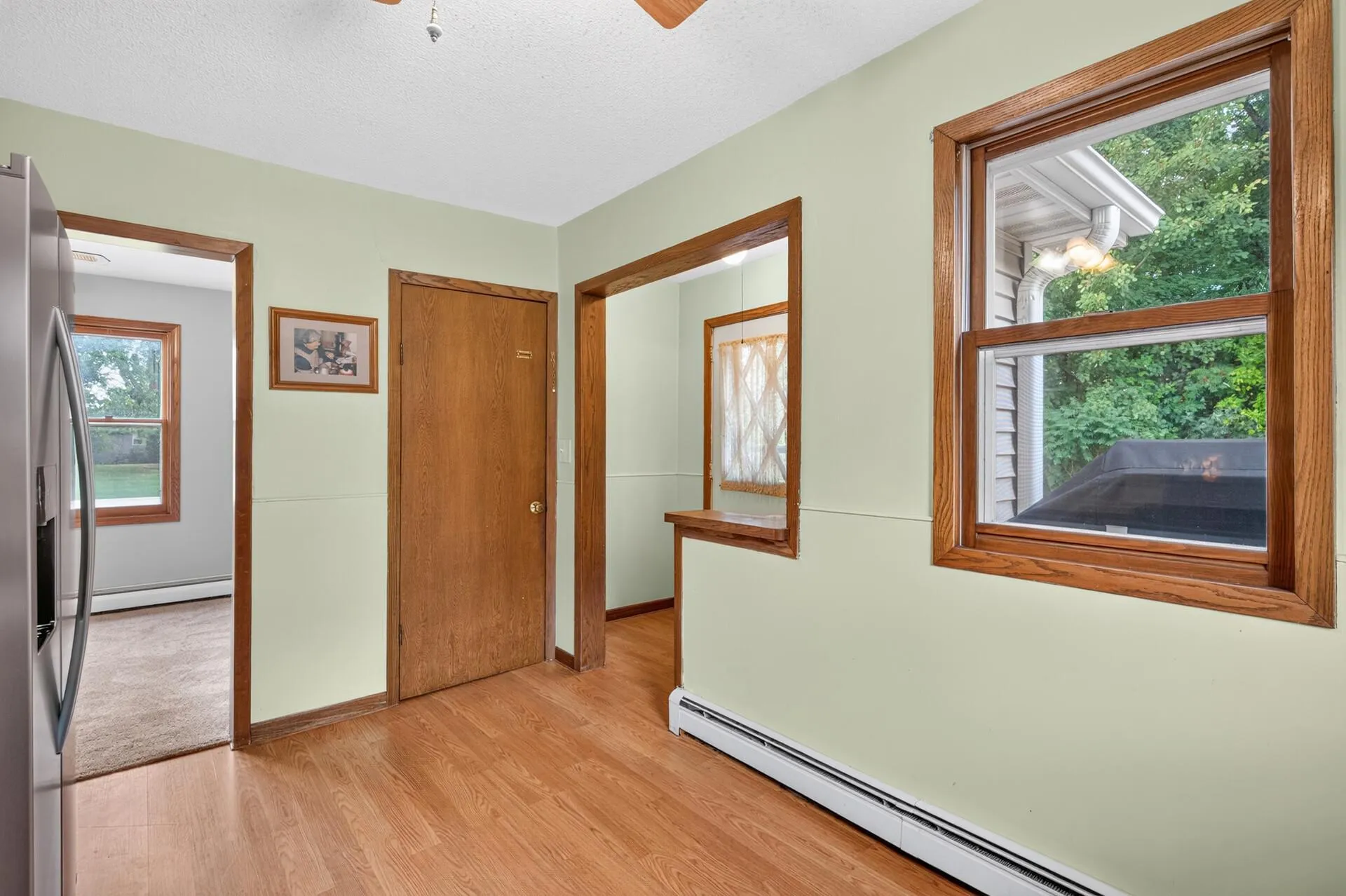 Photo 13 of 4407 Crosstown Ne Boulevard