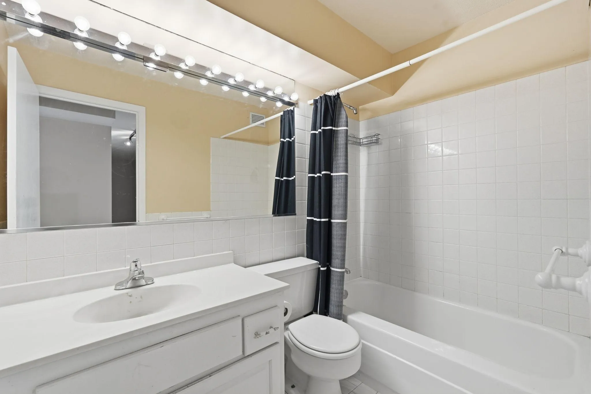 Photo 14 of 410 Groveland Avenue Unit 2003