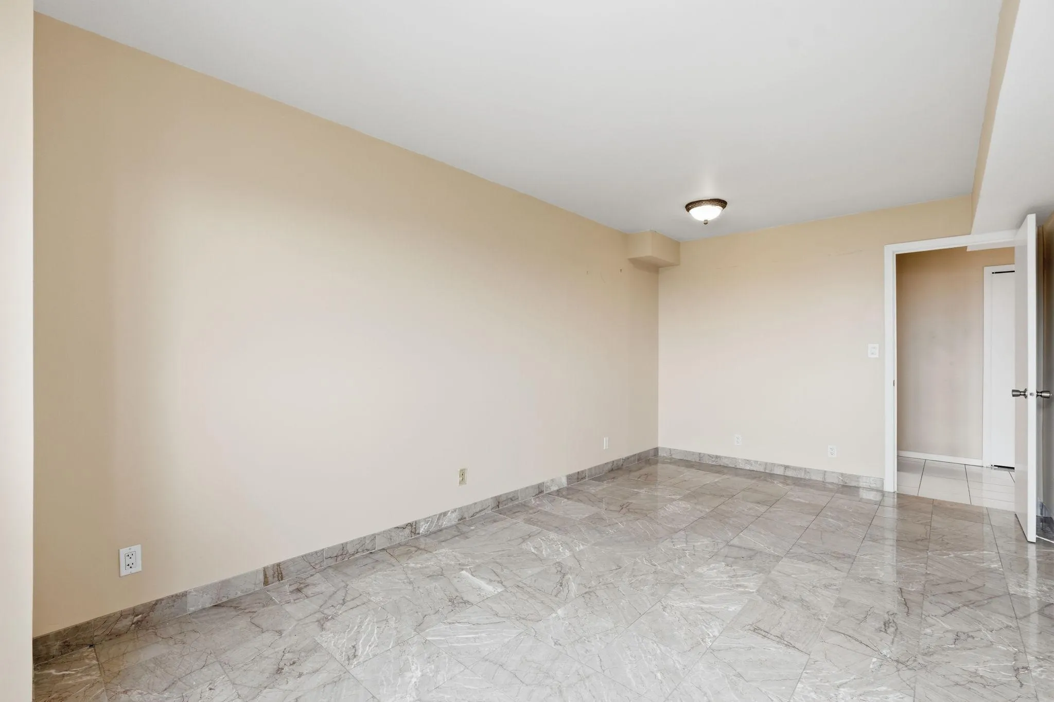 Photo 13 of 410 Groveland Avenue Unit 2003