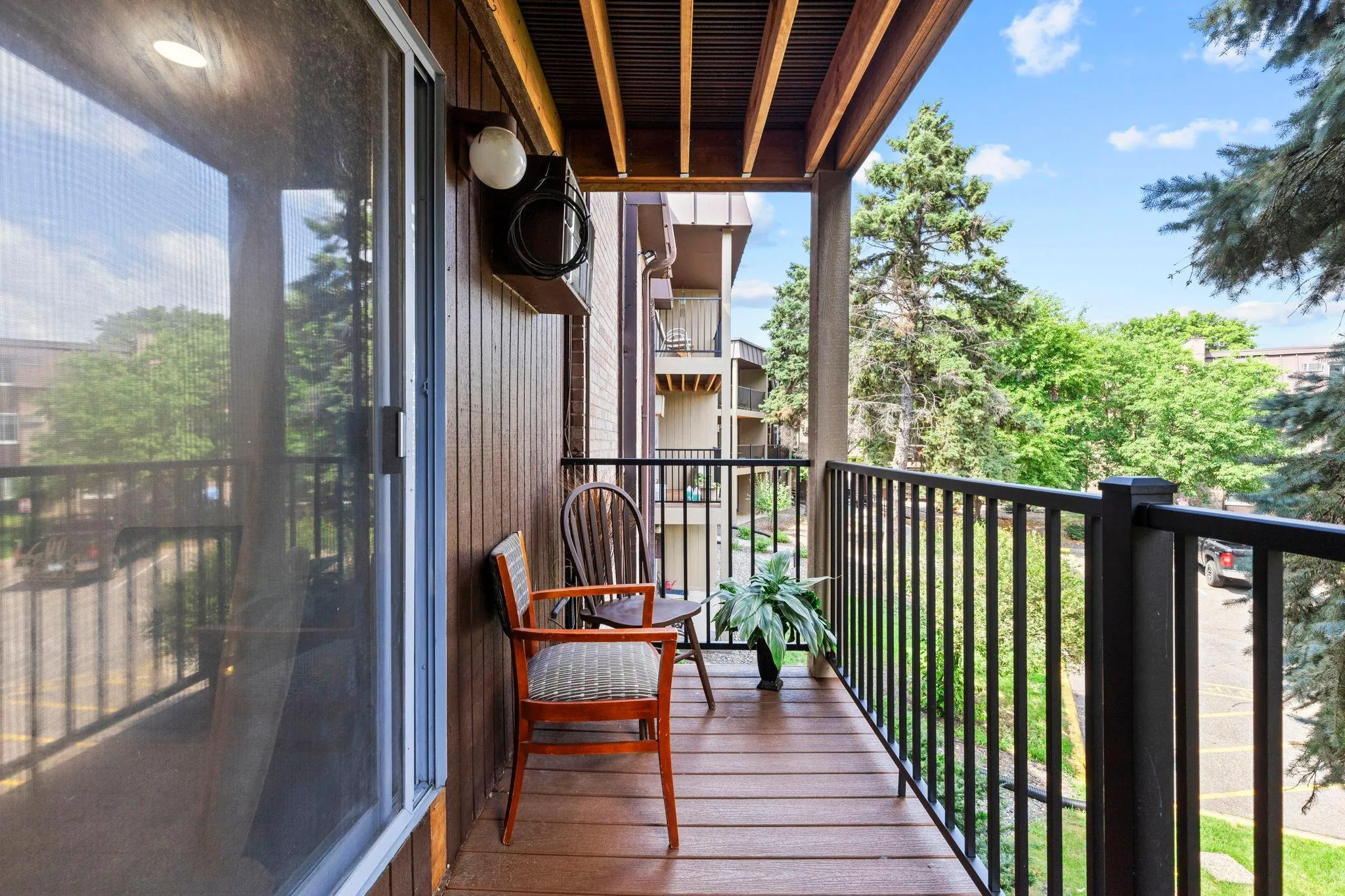 Photo 9 of 4201 Lakeside N Avenue Unit 214