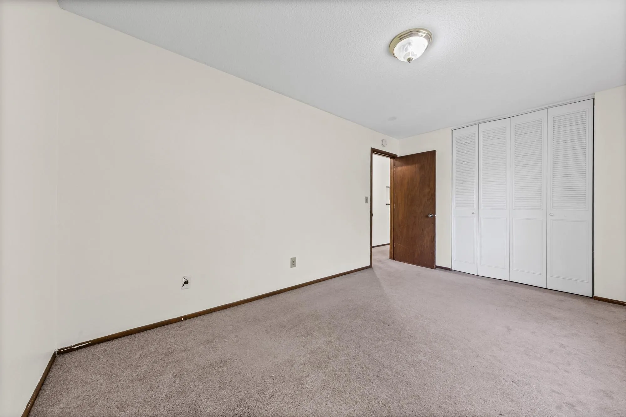 Photo 16 of 6007 W Broadway Avenue Unit 303